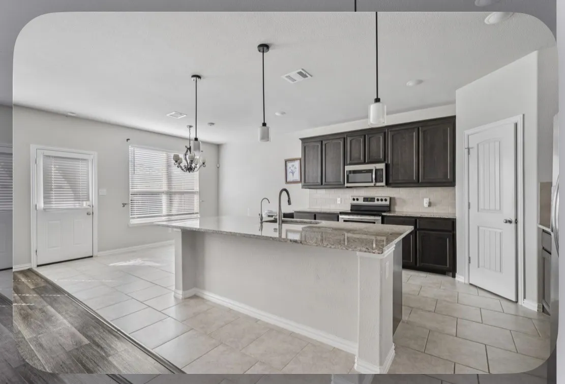 Single Family Residence For Sale in Grayson County , 4704 Cormorant Drive, Sherman, Texas 75092, 4 Bedroom, 3 Bathroom, 2 Garage spaces, 2,590 Sqft, built in 2020, mls#21404845, Real Estate Agent in Sherman, Homes For Sale in Grayson county, Homes For Sale in Sherman, Realtor in Sherman Texas, Real Estate Brokerage Independent Realty Texas, Luminita Cordes Realtor