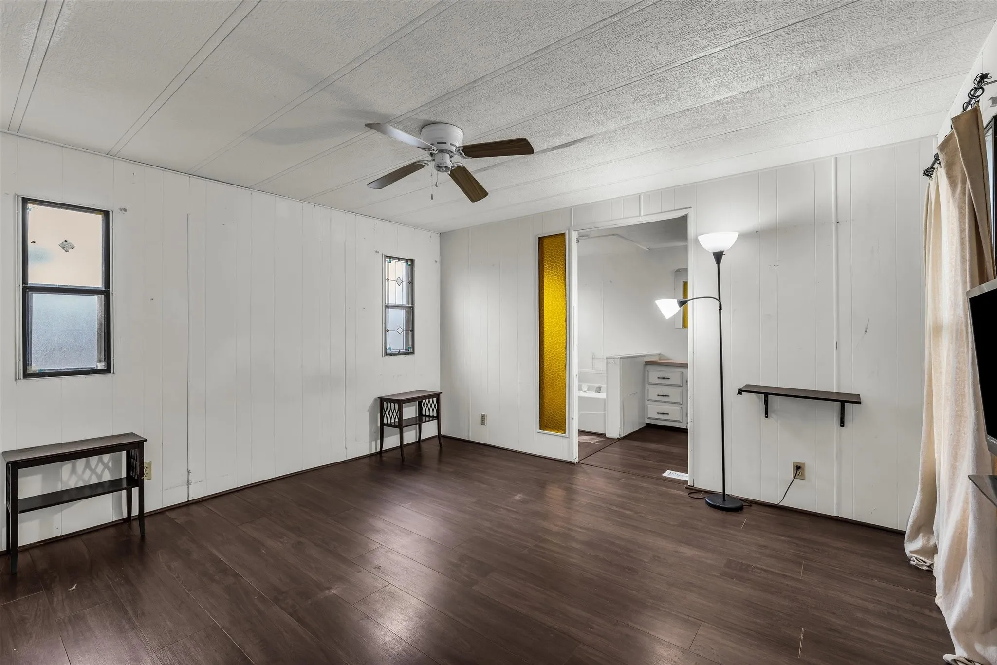 Mobile Home For Sale in Mc Lennan County , 0 Lakeside, China Spring, Texas 76633, 2 Bedroom, 2 Bathroom, Garage spaces, 1,216 Sqft, built in 2000, mls#21404814, Real Estate Agent in China Spring, Homes For Sale in Mc Lennan county, Homes For Sale in China Spring, Realtor in China Spring Texas, Real Estate Brokerage Independent Realty Texas, Luminita Cordes Realtor