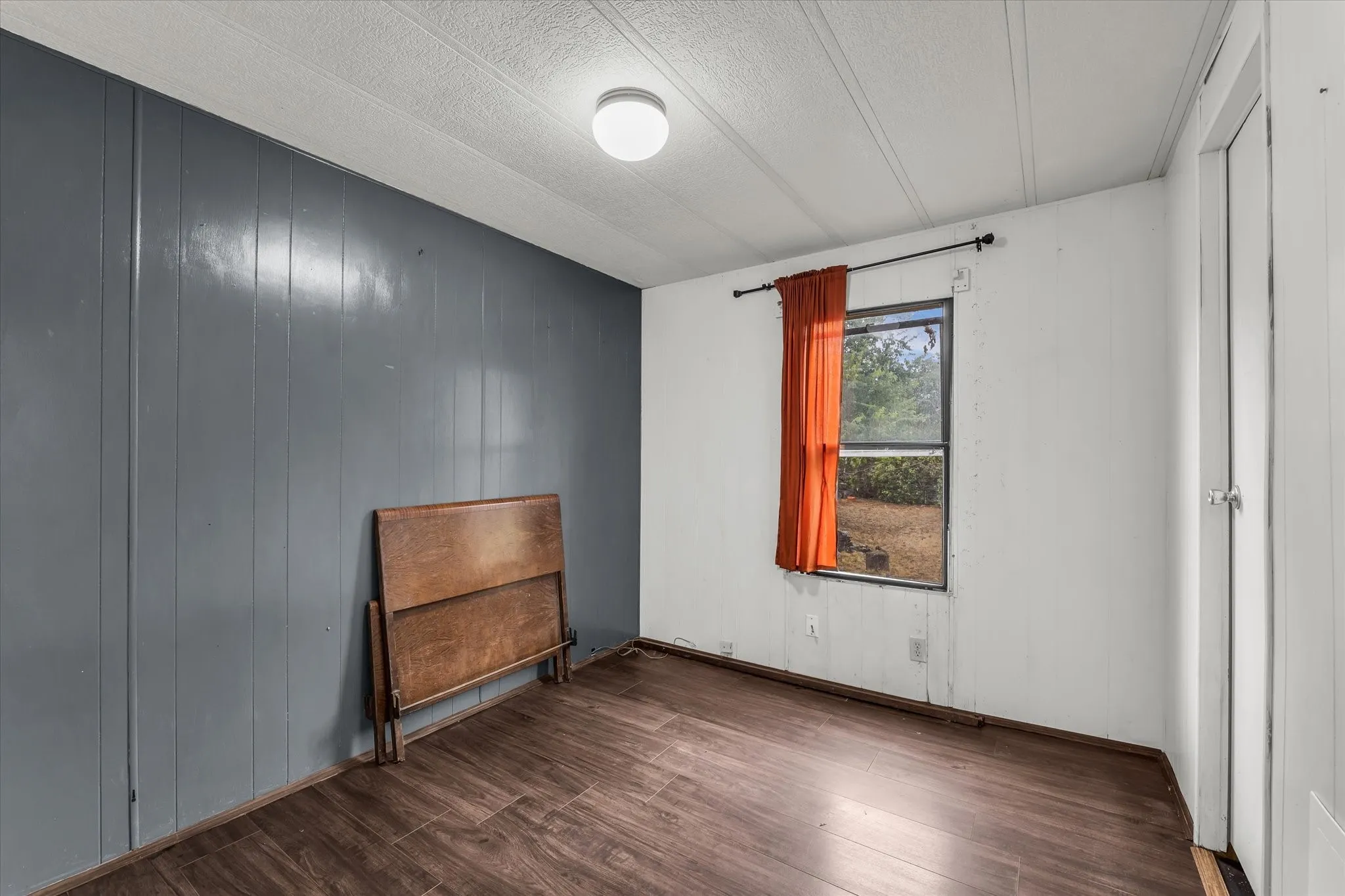 Mobile Home For Sale in Mc Lennan County , 0 Lakeside, China Spring, Texas 76633, 2 Bedroom, 2 Bathroom, Garage spaces, 1,216 Sqft, built in 2000, mls#21404814, Real Estate Agent in China Spring, Homes For Sale in Mc Lennan county, Homes For Sale in China Spring, Realtor in China Spring Texas, Real Estate Brokerage Independent Realty Texas, Luminita Cordes Realtor