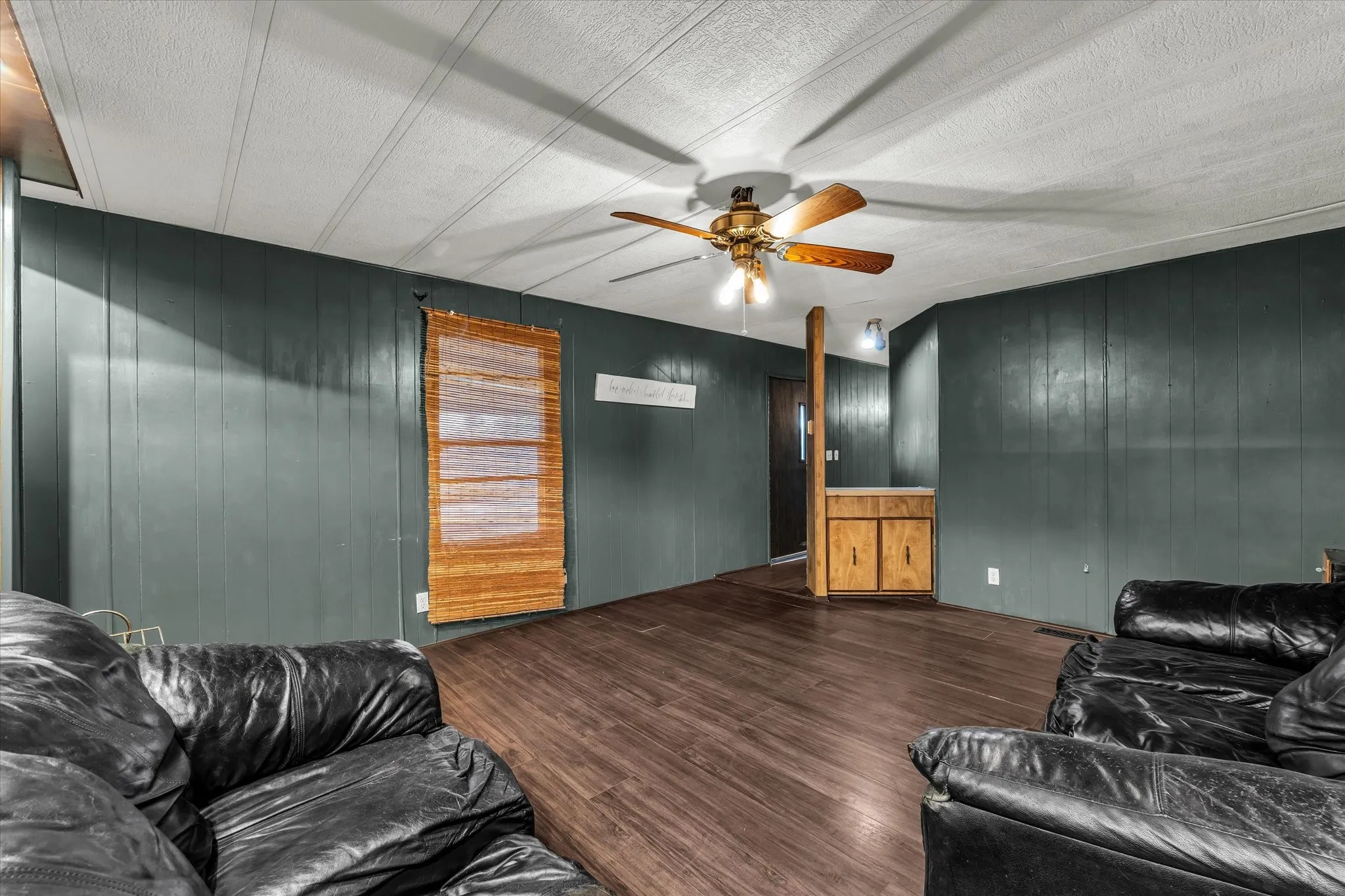 Mobile Home For Sale in Mc Lennan County , 0 Lakeside, China Spring, Texas 76633, 2 Bedroom, 2 Bathroom, Garage spaces, 1,216 Sqft, built in 2000, mls#21404814, Real Estate Agent in China Spring, Homes For Sale in Mc Lennan county, Homes For Sale in China Spring, Realtor in China Spring Texas, Real Estate Brokerage Independent Realty Texas, Luminita Cordes Realtor