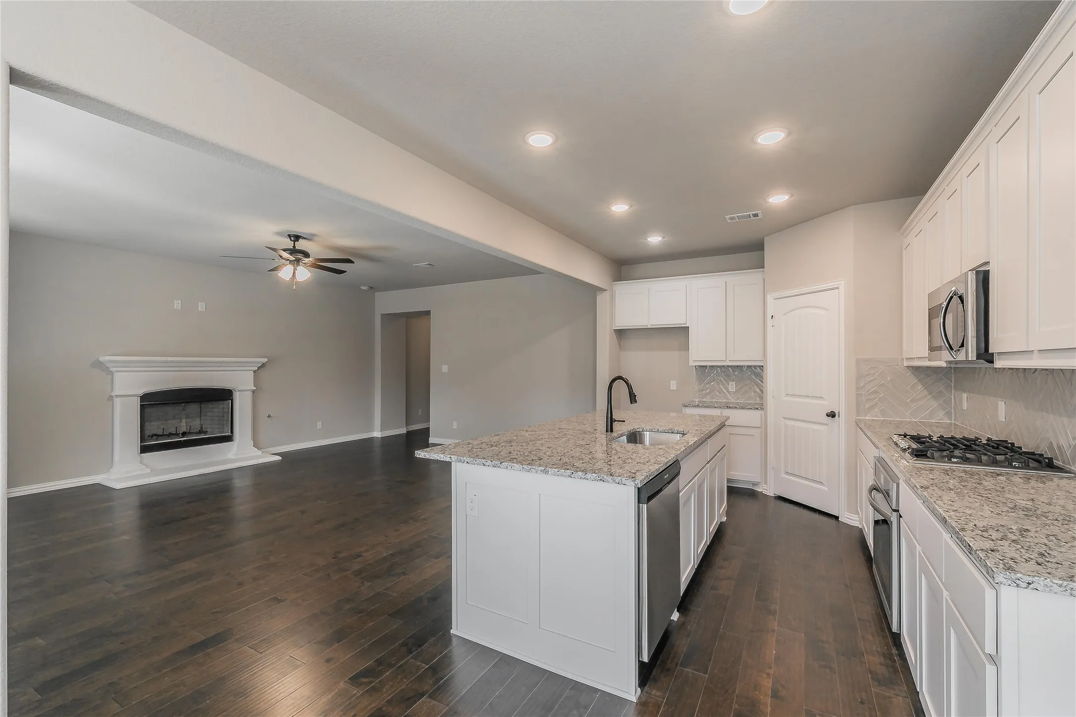 Single Family Residence For Rent in Parker County , 15061 Ted Trail, Aledo, Texas 76008, 4 Bedroom, 2 Bathroom, 2 Garage spaces, 1,939 Sqft, built in 2022, mls#21404847, Real Estate Agent in Aledo, Homes For Rent in Parker county, Homes For Rent in Aledo, Realtor in Aledo Texas, Real Estate Brokerage Independent Realty Texas, Luminita Cordes Realtor