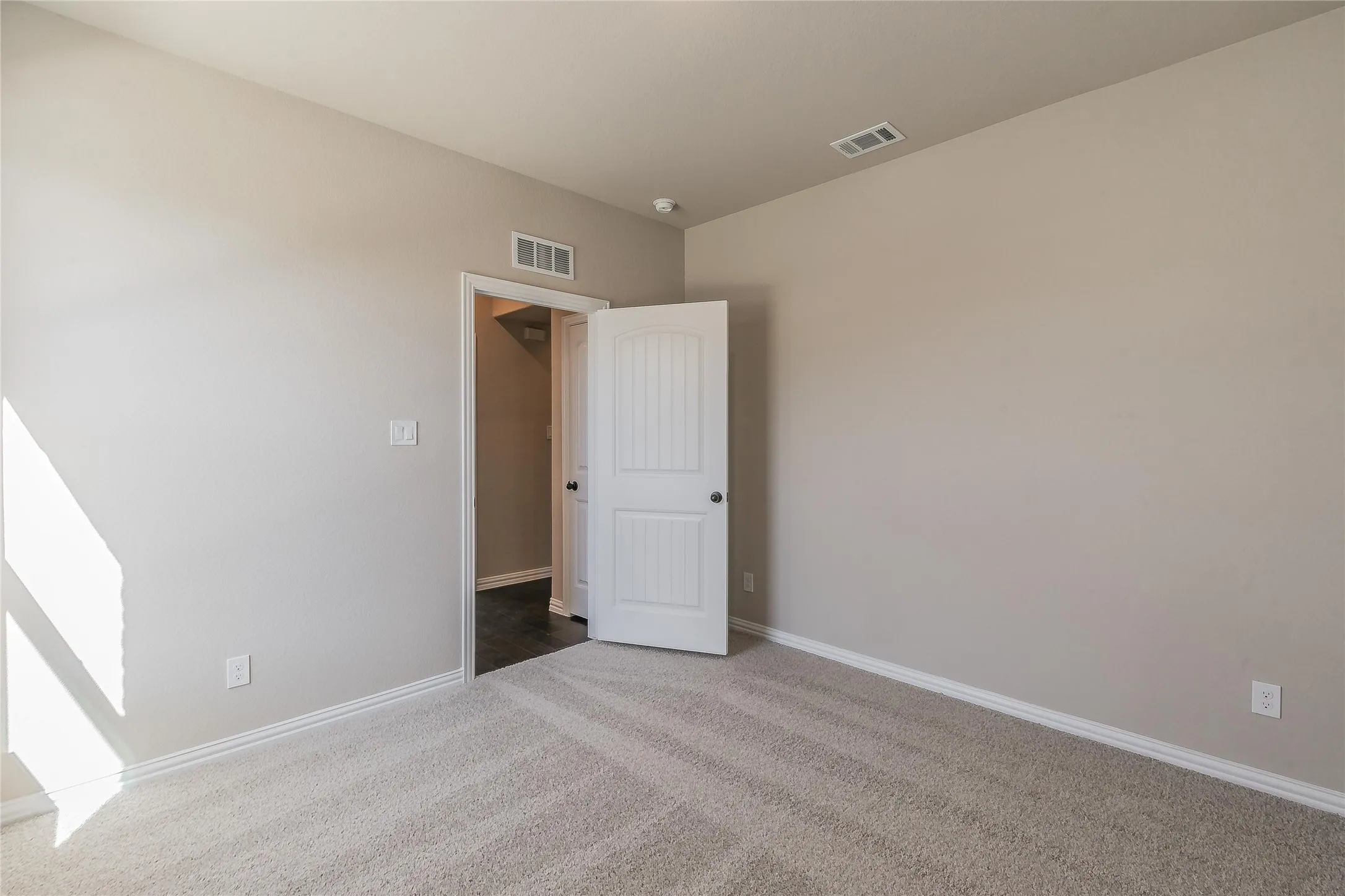 Single Family Residence For Rent in Parker County , 15061 Ted Trail, Aledo, Texas 76008, 4 Bedroom, 2 Bathroom, 2 Garage spaces, 1,939 Sqft, built in 2022, mls#21404847, Real Estate Agent in Aledo, Homes For Rent in Parker county, Homes For Rent in Aledo, Realtor in Aledo Texas, Real Estate Brokerage Independent Realty Texas, Luminita Cordes Realtor