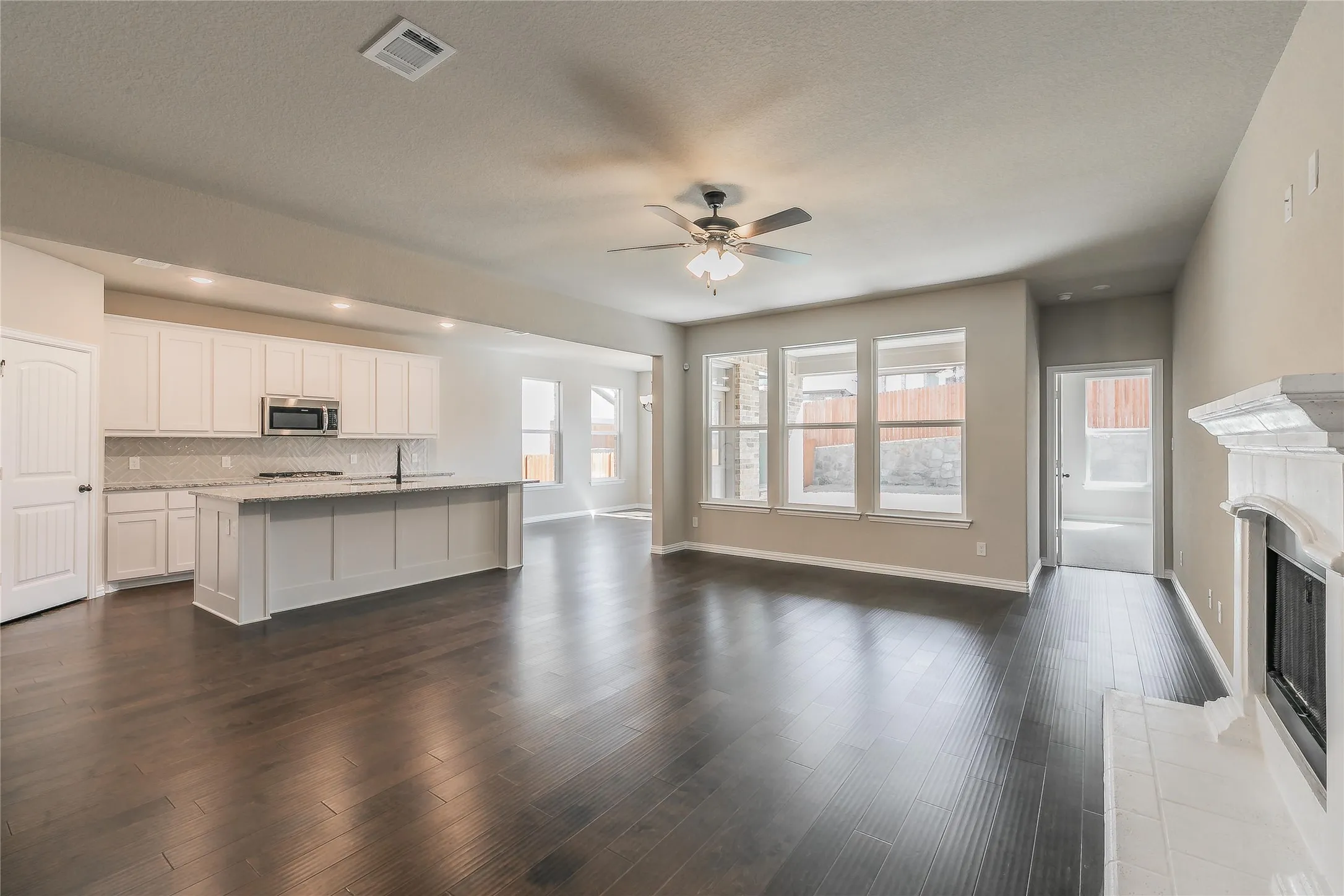 Single Family Residence For Rent in Parker County , 15061 Ted Trail, Aledo, Texas 76008, 4 Bedroom, 2 Bathroom, 2 Garage spaces, 1,939 Sqft, built in 2022, mls#21404847, Real Estate Agent in Aledo, Homes For Rent in Parker county, Homes For Rent in Aledo, Realtor in Aledo Texas, Real Estate Brokerage Independent Realty Texas, Luminita Cordes Realtor