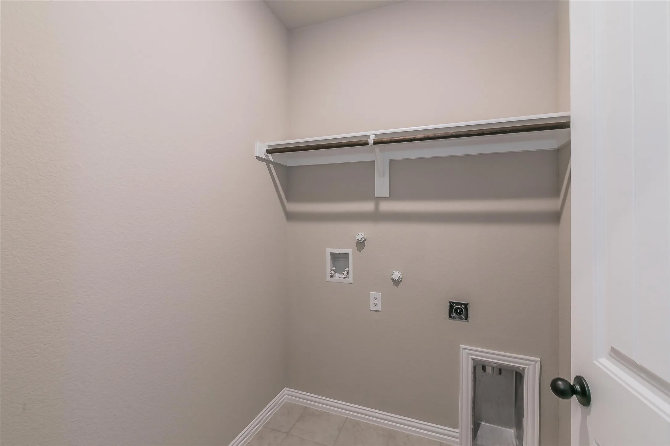 Single Family Residence For Rent in Parker County , 15061 Ted Trail, Aledo, Texas 76008, 4 Bedroom, 2 Bathroom, 2 Garage spaces, 1,939 Sqft, built in 2022, mls#21404847, Real Estate Agent in Aledo, Homes For Rent in Parker county, Homes For Rent in Aledo, Realtor in Aledo Texas, Real Estate Brokerage Independent Realty Texas, Luminita Cordes Realtor