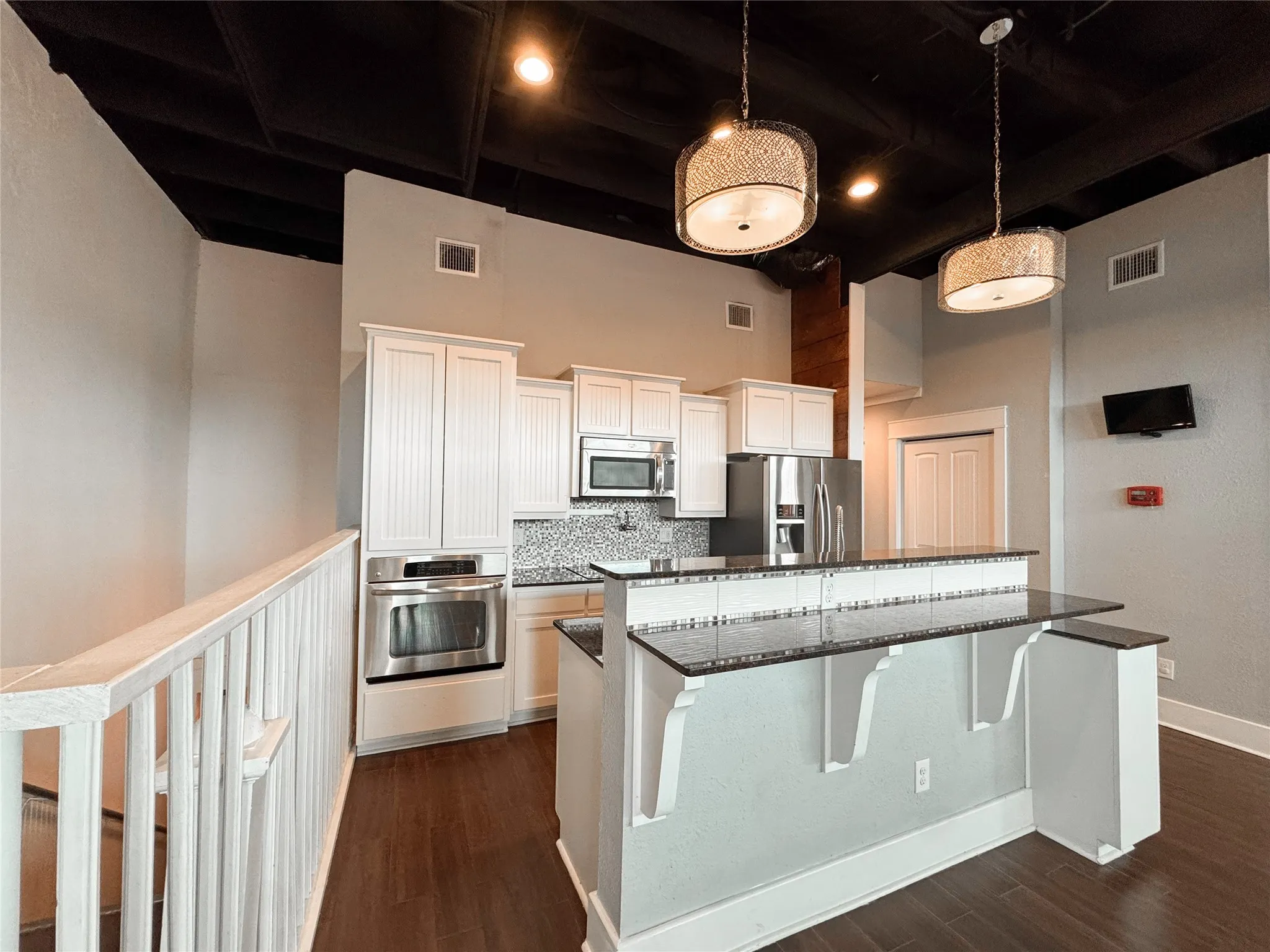 Apartment For Rent in Hunt County , 2816 Lee Street C, Greenville, Texas 75401, 2 Bedroom, 2 Bathroom, Garage spaces, 1,400 Sqft, built in 1930, mls#21404831, Real Estate Agent in Greenville, Homes For Rent in Hunt county, Homes For Rent in Greenville, Realtor in Greenville Texas, Real Estate Brokerage Independent Realty Texas, Luminita Cordes Realtor