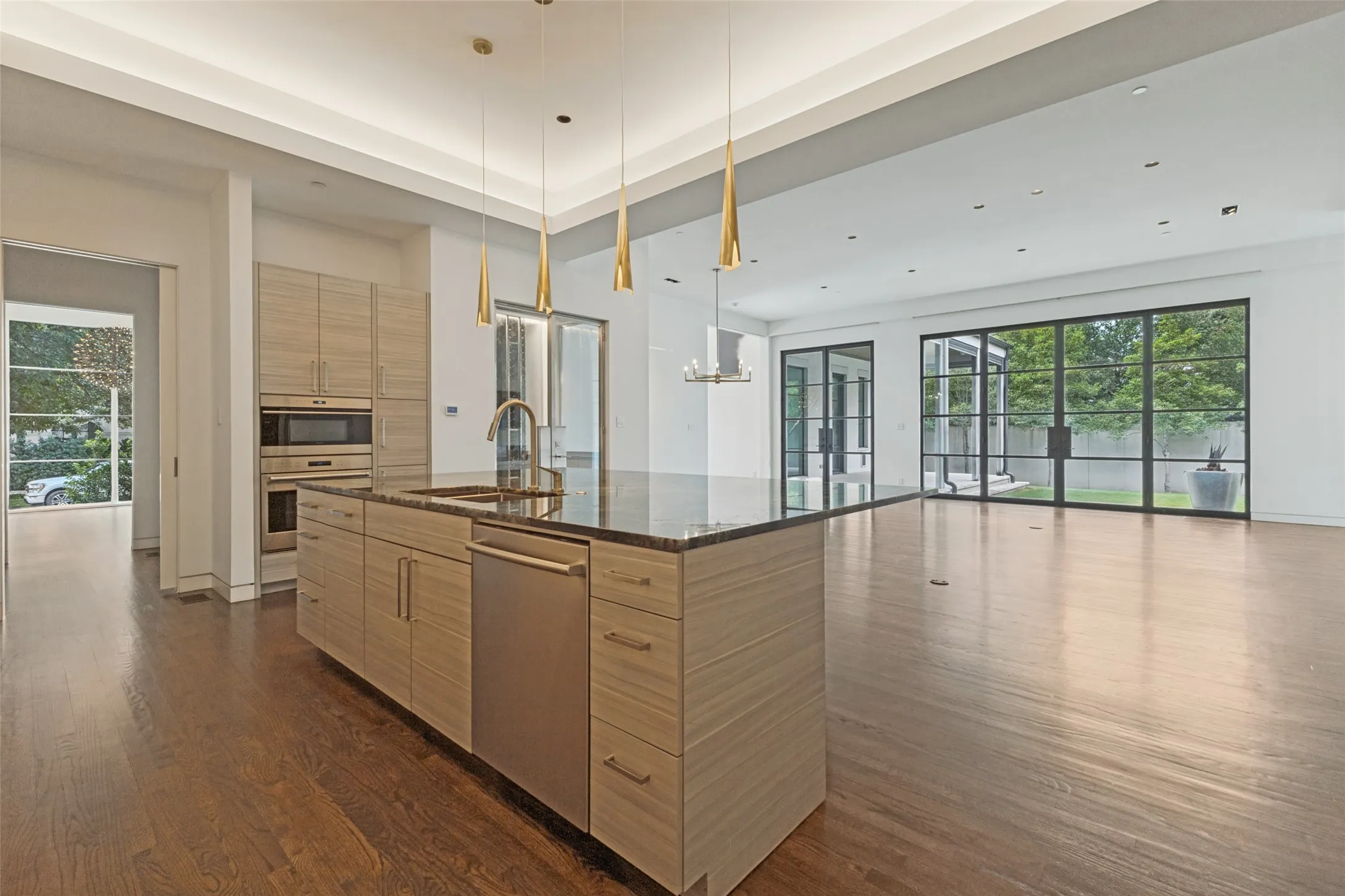 Single Family Residence For Rent in Dallas County , 4352 Fairfax Avenue, Highland Park, Texas 75205, 5 Bedroom, 7 Bathroom, 2 Garage spaces, 6,106 Sqft, built in 2016, mls#21402101, Real Estate Agent in Highland Park, Homes For Rent in Dallas county, Homes For Rent in Highland Park, Realtor in Highland Park Texas, Real Estate Brokerage Independent Realty Texas, Luminita Cordes Realtor