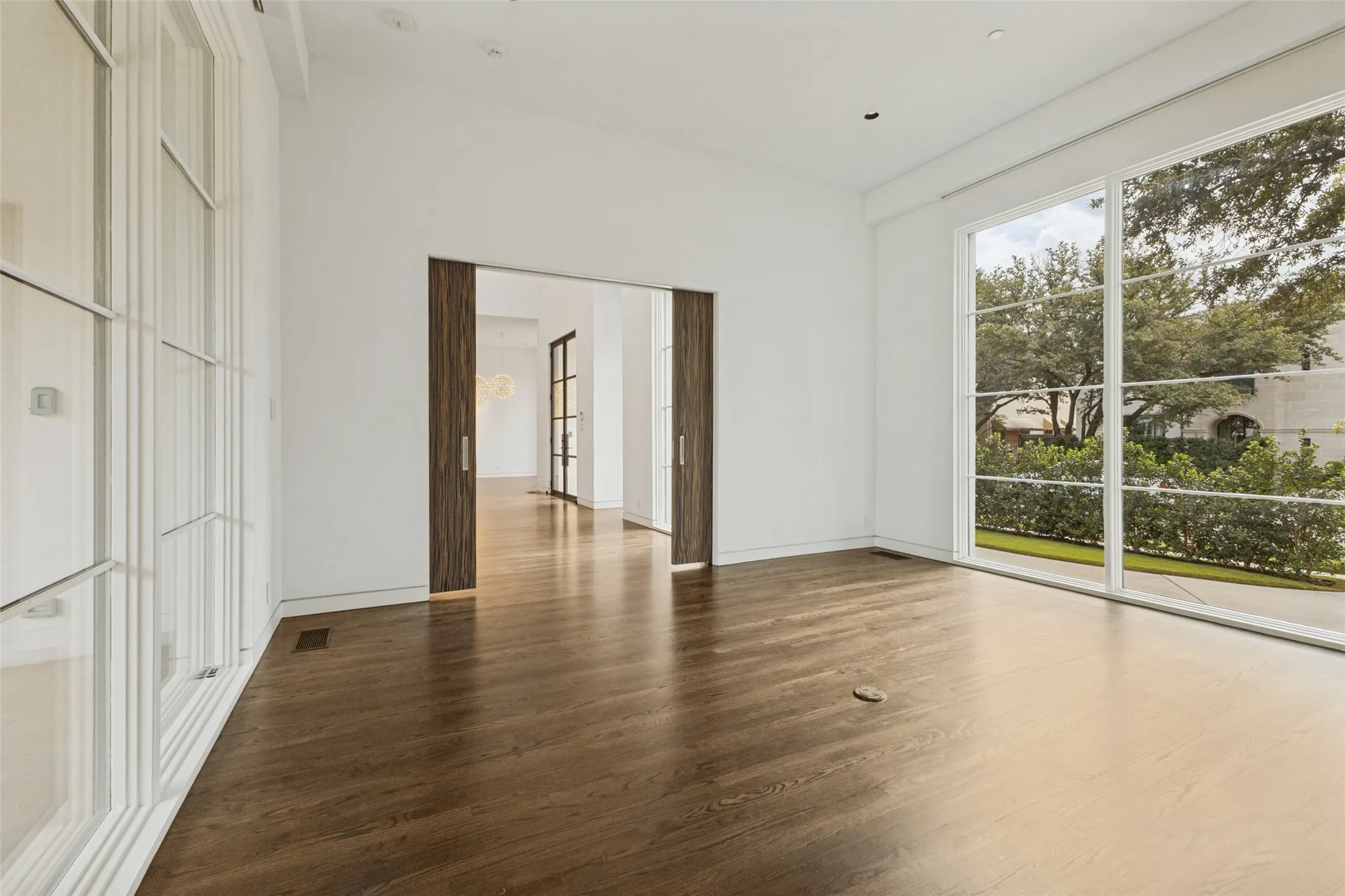 Single Family Residence For Rent in Dallas County , 4352 Fairfax Avenue, Highland Park, Texas 75205, 5 Bedroom, 7 Bathroom, 2 Garage spaces, 6,106 Sqft, built in 2016, mls#21402101, Real Estate Agent in Highland Park, Homes For Rent in Dallas county, Homes For Rent in Highland Park, Realtor in Highland Park Texas, Real Estate Brokerage Independent Realty Texas, Luminita Cordes Realtor