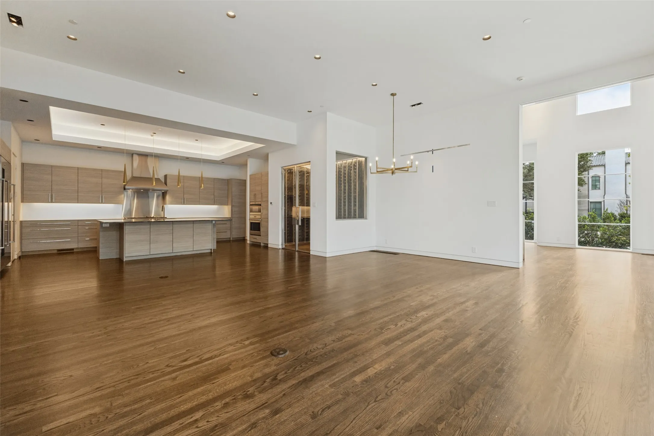 Single Family Residence For Rent in Dallas County , 4352 Fairfax Avenue, Highland Park, Texas 75205, 5 Bedroom, 7 Bathroom, 2 Garage spaces, 6,106 Sqft, built in 2016, mls#21402101, Real Estate Agent in Highland Park, Homes For Rent in Dallas county, Homes For Rent in Highland Park, Realtor in Highland Park Texas, Real Estate Brokerage Independent Realty Texas, Luminita Cordes Realtor