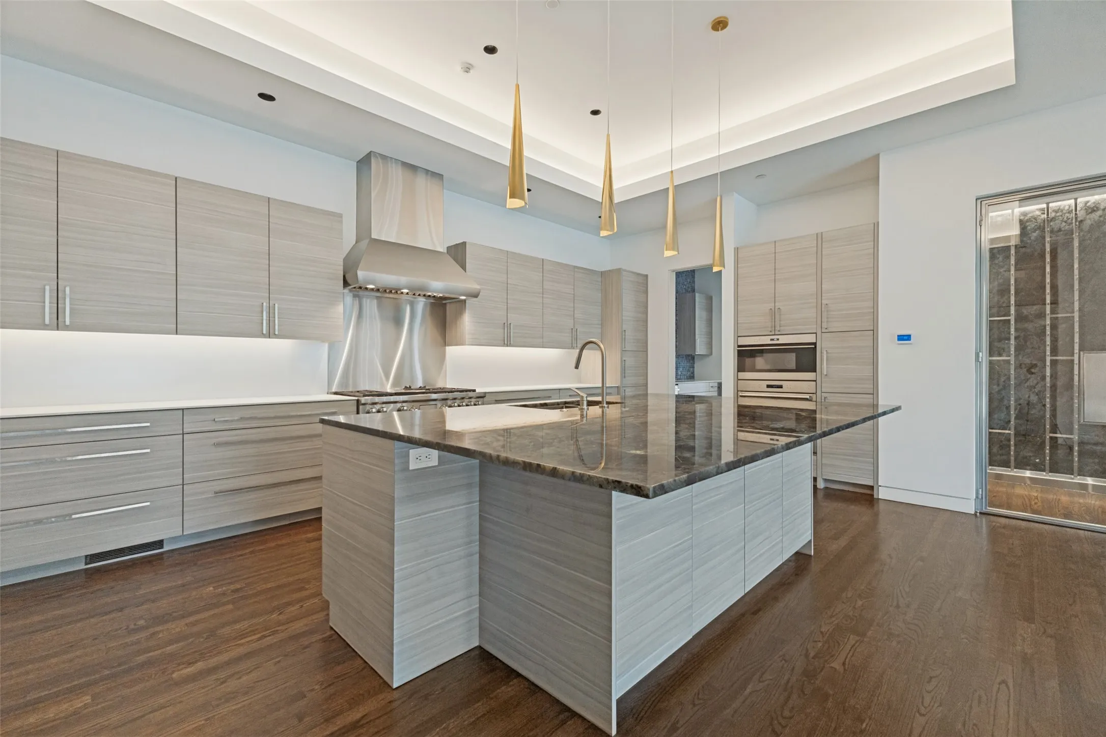 Single Family Residence For Rent in Dallas County , 4352 Fairfax Avenue, Highland Park, Texas 75205, 5 Bedroom, 7 Bathroom, 2 Garage spaces, 6,106 Sqft, built in 2016, mls#21402101, Real Estate Agent in Highland Park, Homes For Rent in Dallas county, Homes For Rent in Highland Park, Realtor in Highland Park Texas, Real Estate Brokerage Independent Realty Texas, Luminita Cordes Realtor