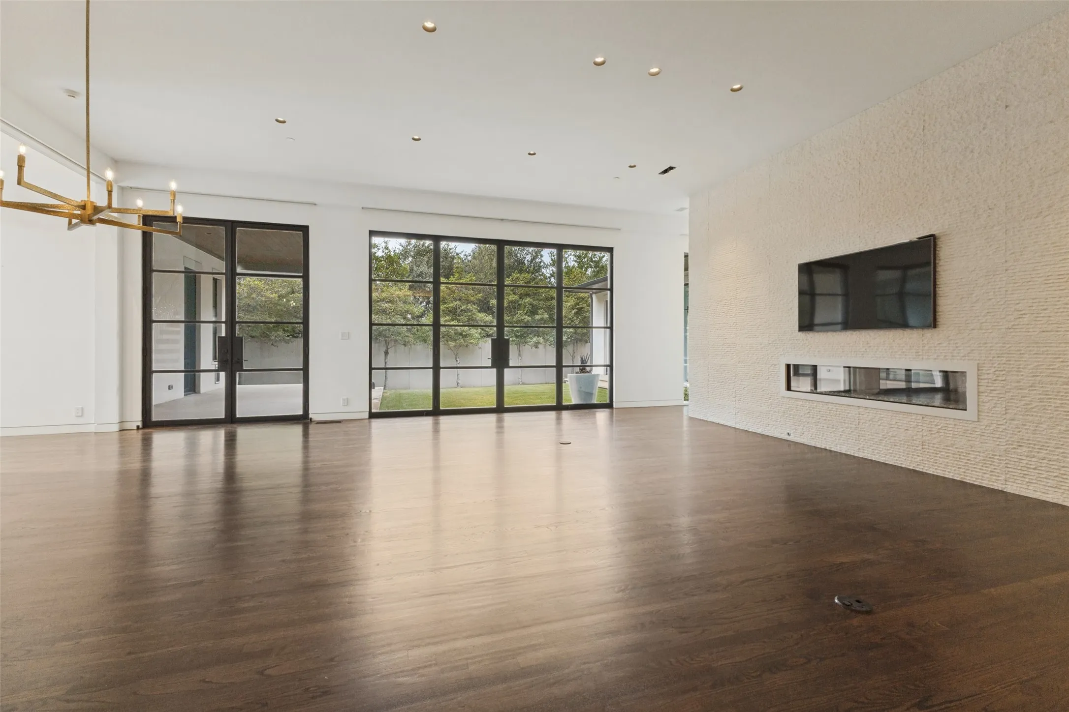 Single Family Residence For Rent in Dallas County , 4352 Fairfax Avenue, Highland Park, Texas 75205, 5 Bedroom, 7 Bathroom, 2 Garage spaces, 6,106 Sqft, built in 2016, mls#21402101, Real Estate Agent in Highland Park, Homes For Rent in Dallas county, Homes For Rent in Highland Park, Realtor in Highland Park Texas, Real Estate Brokerage Independent Realty Texas, Luminita Cordes Realtor