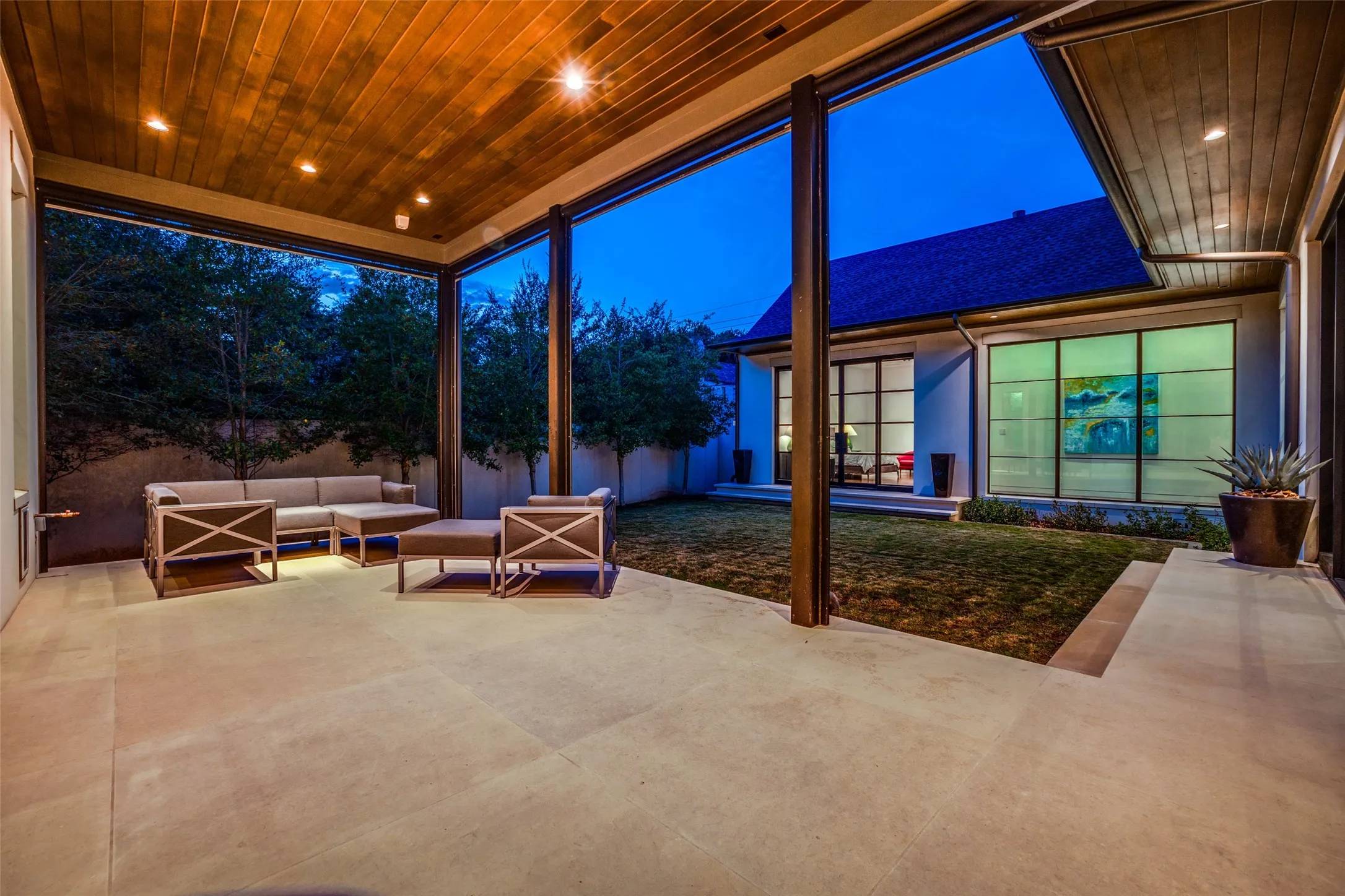 Single Family Residence For Rent in Dallas County , 4352 Fairfax Avenue, Highland Park, Texas 75205, 5 Bedroom, 7 Bathroom, 2 Garage spaces, 6,106 Sqft, built in 2016, mls#21402101, Real Estate Agent in Highland Park, Homes For Rent in Dallas county, Homes For Rent in Highland Park, Realtor in Highland Park Texas, Real Estate Brokerage Independent Realty Texas, Luminita Cordes Realtor
