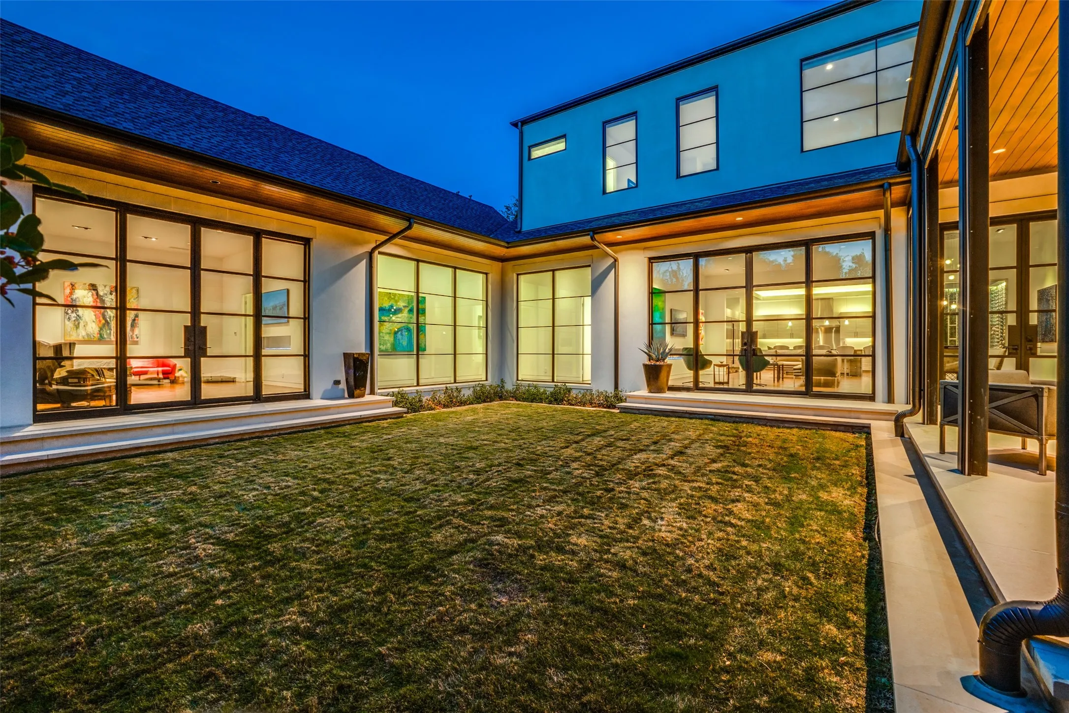 Single Family Residence For Rent in Dallas County , 4352 Fairfax Avenue, Highland Park, Texas 75205, 5 Bedroom, 7 Bathroom, 2 Garage spaces, 6,106 Sqft, built in 2016, mls#21402101, Real Estate Agent in Highland Park, Homes For Rent in Dallas county, Homes For Rent in Highland Park, Realtor in Highland Park Texas, Real Estate Brokerage Independent Realty Texas, Luminita Cordes Realtor
