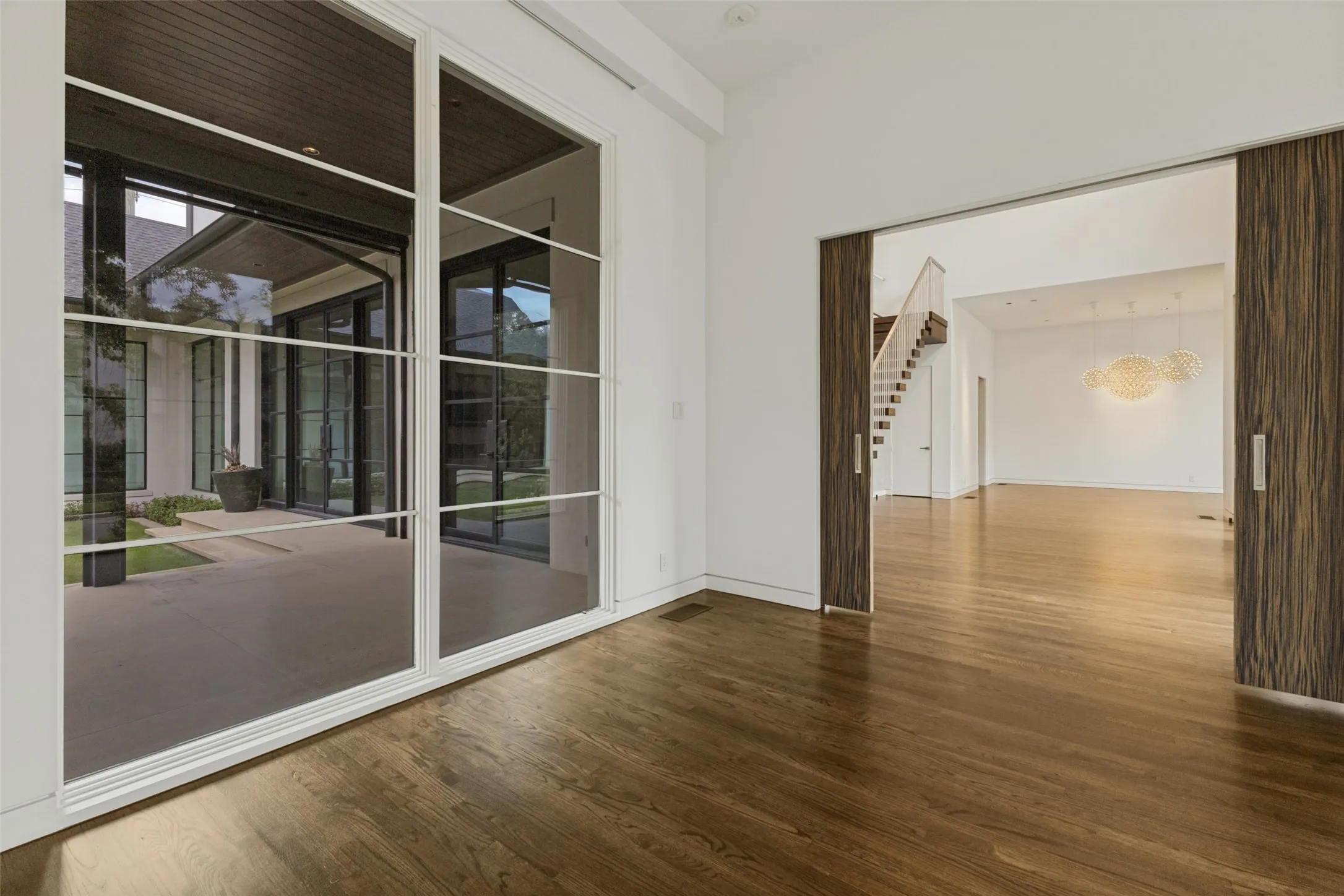 Single Family Residence For Rent in Dallas County , 4352 Fairfax Avenue, Highland Park, Texas 75205, 5 Bedroom, 7 Bathroom, 2 Garage spaces, 6,106 Sqft, built in 2016, mls#21402101, Real Estate Agent in Highland Park, Homes For Rent in Dallas county, Homes For Rent in Highland Park, Realtor in Highland Park Texas, Real Estate Brokerage Independent Realty Texas, Luminita Cordes Realtor