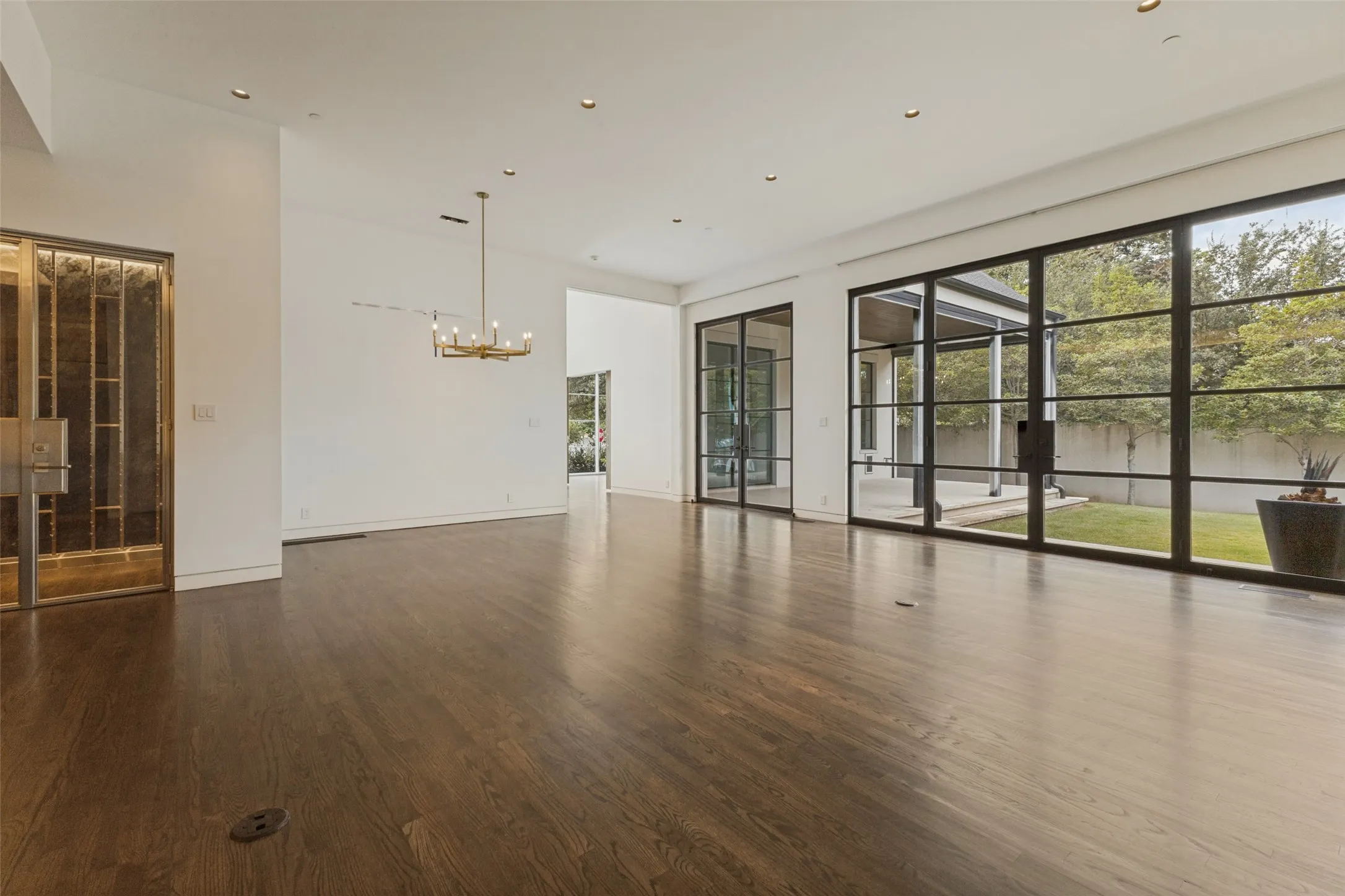 Single Family Residence For Rent in Dallas County , 4352 Fairfax Avenue, Highland Park, Texas 75205, 5 Bedroom, 7 Bathroom, 2 Garage spaces, 6,106 Sqft, built in 2016, mls#21402101, Real Estate Agent in Highland Park, Homes For Rent in Dallas county, Homes For Rent in Highland Park, Realtor in Highland Park Texas, Real Estate Brokerage Independent Realty Texas, Luminita Cordes Realtor