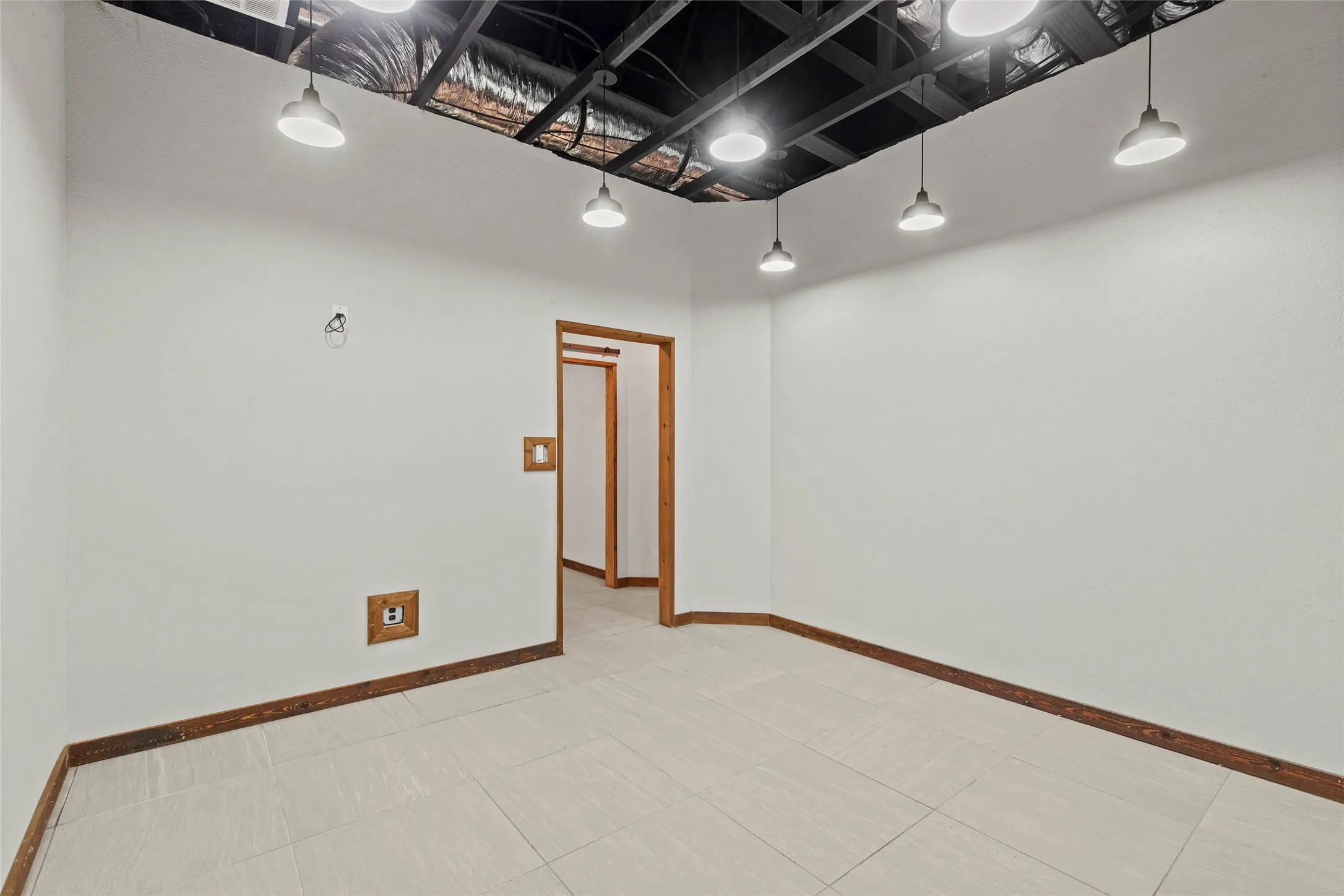 Industrial For Sale in Denton County , 537 S Kealy Avenue, Lewisville, Texas 75057, 0, 0, Garage spaces, 0 Sqft, built in 1958, mls#21404853, Real Estate Agent in Lewisville, Homes For Sale in Denton county, Homes For Sale in Lewisville, Realtor in Lewisville Texas, Real Estate Brokerage Independent Realty Texas, Luminita Cordes Realtor