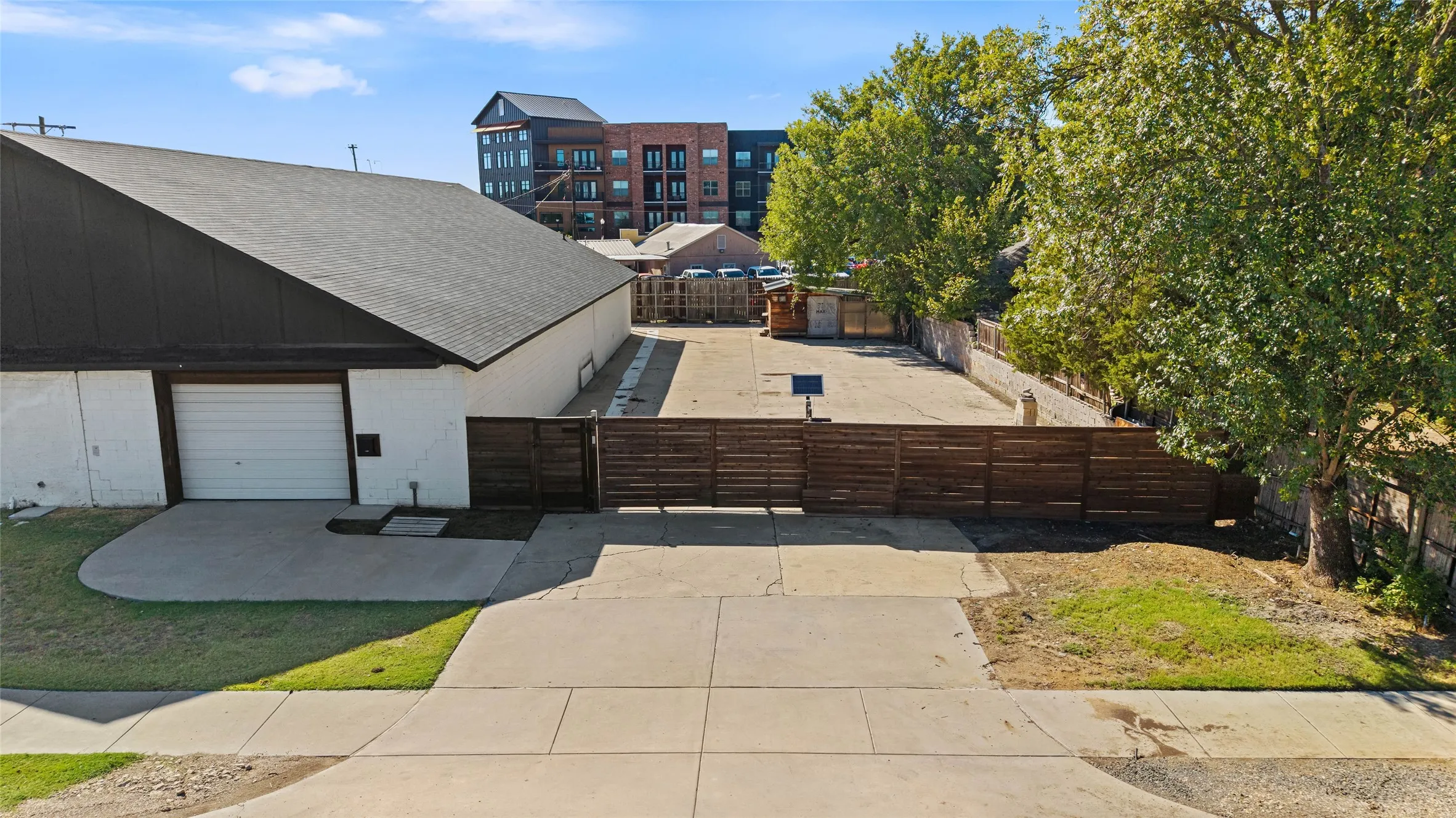Industrial For Sale in Denton County , 537 S Kealy Avenue, Lewisville, Texas 75057, 0, 0, Garage spaces, 0 Sqft, built in 1958, mls#21404853, Real Estate Agent in Lewisville, Homes For Sale in Denton county, Homes For Sale in Lewisville, Realtor in Lewisville Texas, Real Estate Brokerage Independent Realty Texas, Luminita Cordes Realtor