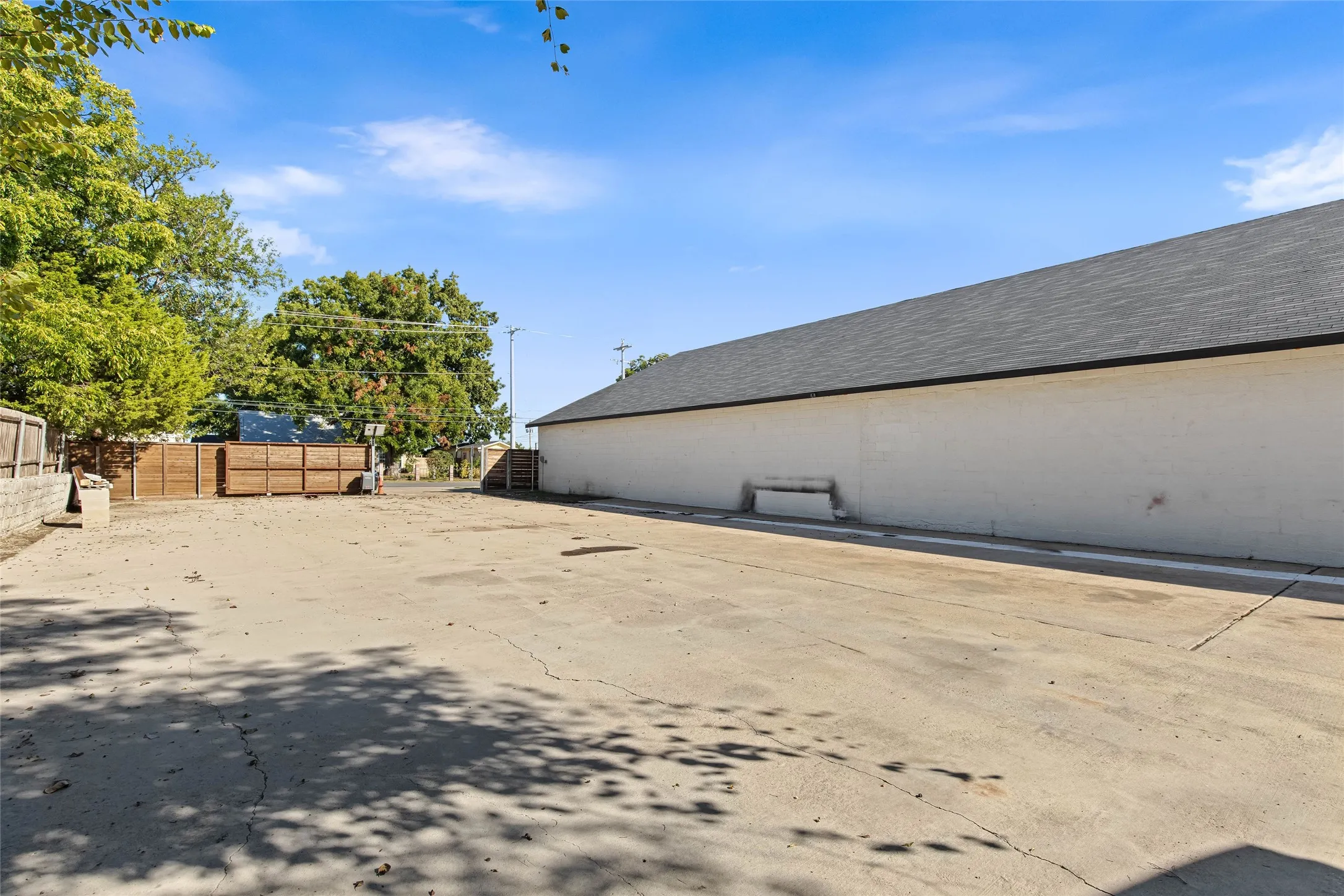 Industrial For Sale in Denton County , 537 S Kealy Avenue, Lewisville, Texas 75057, 0, 0, Garage spaces, 0 Sqft, built in 1958, mls#21404853, Real Estate Agent in Lewisville, Homes For Sale in Denton county, Homes For Sale in Lewisville, Realtor in Lewisville Texas, Real Estate Brokerage Independent Realty Texas, Luminita Cordes Realtor
