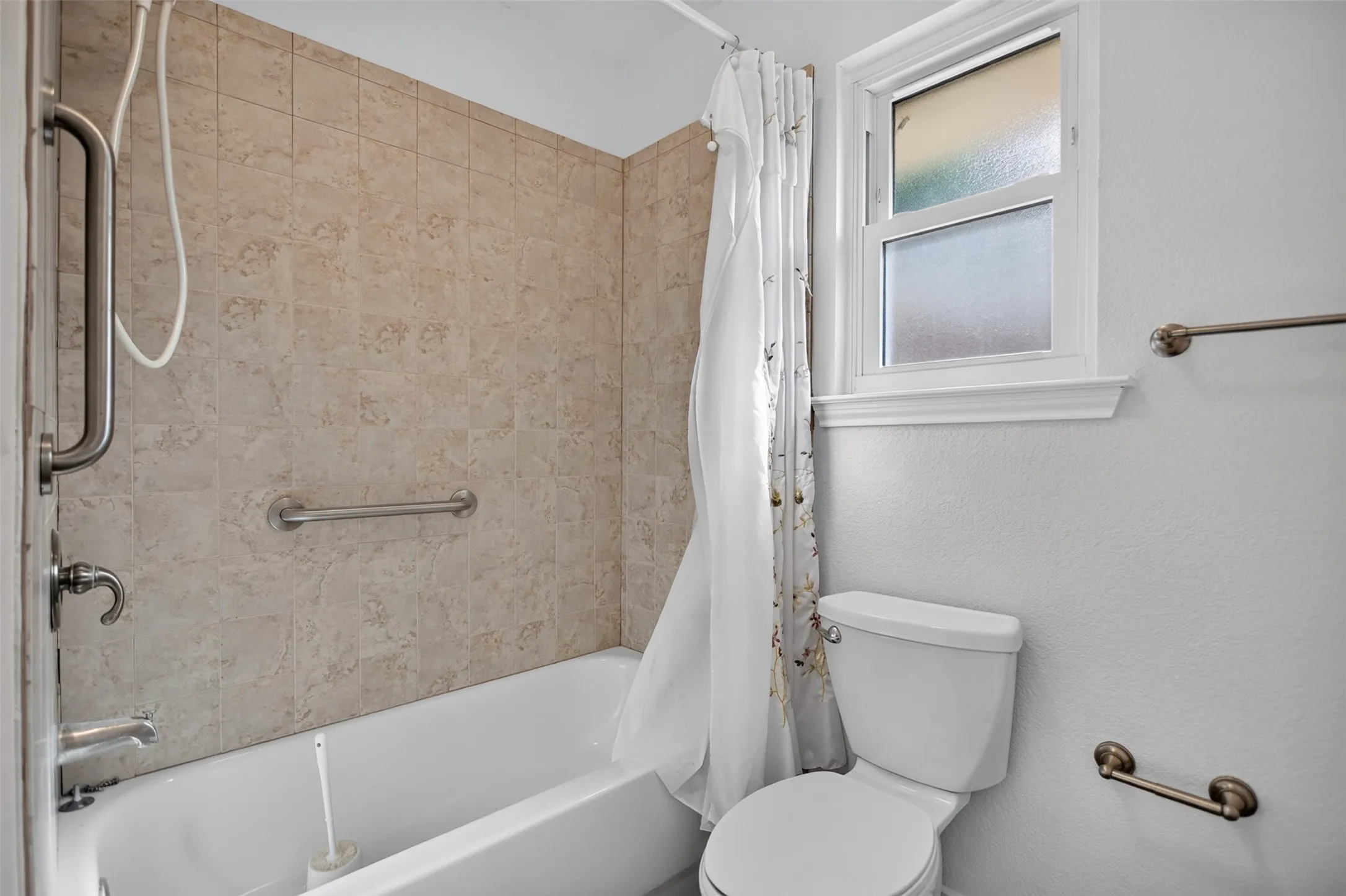 Primary shower and tub area