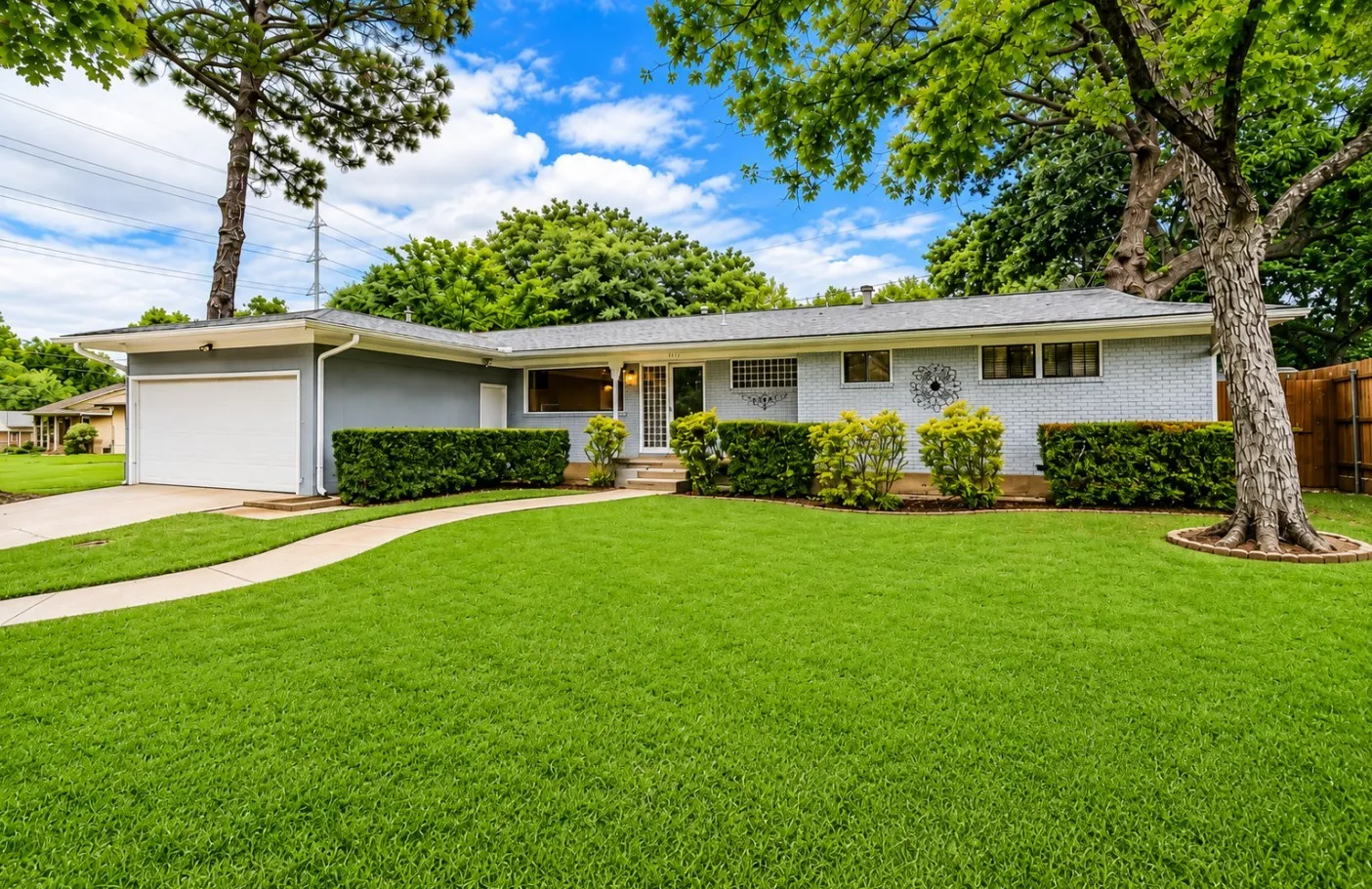 Single Family Residence For Rent in Tarrant County , 1813 Thomas Place, Arlington, Texas 76010, 3 Bedroom, 2 Bathroom, 2 Garage spaces, 1,961 Sqft, built in 1954, mls#21404856, Real Estate Agent in Arlington, Homes For Rent in Tarrant county, Homes For Rent in Arlington, Realtor in Arlington Texas, Real Estate Brokerage Independent Realty Texas, Luminita Cordes Realtor
