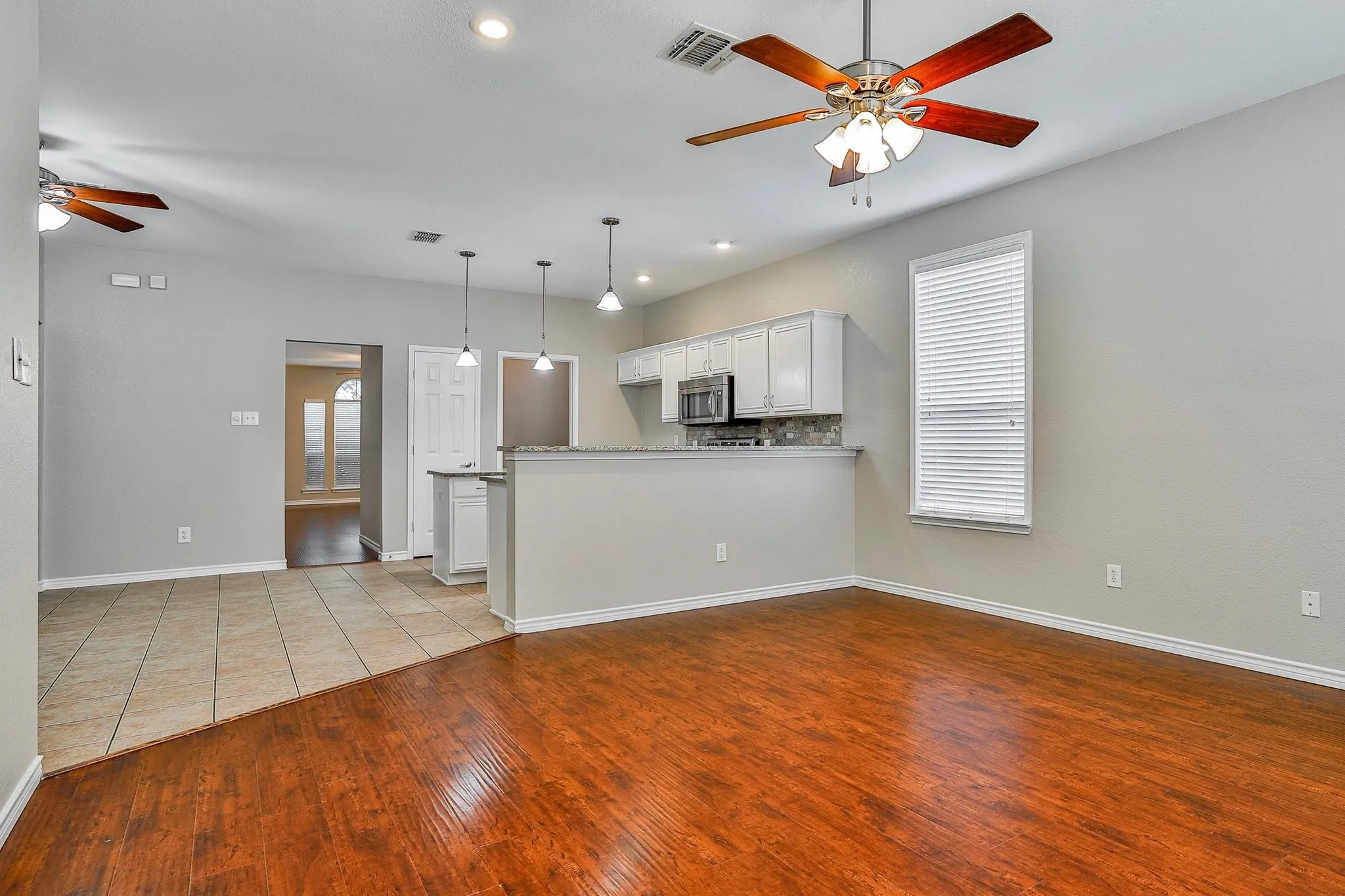 Single Family Residence For Rent in Tarrant County , 8705 Sumter Way, Fort Worth, Texas 76244, 4 Bedroom, 2 Bathroom, 2 Garage spaces, 1,864 Sqft, built in 2004, mls#21404805, Real Estate Agent in Fort Worth, Homes For Rent in Tarrant county, Homes For Rent in Fort Worth, Realtor in Fort Worth Texas, Real Estate Brokerage Independent Realty Texas, Luminita Cordes Realtor