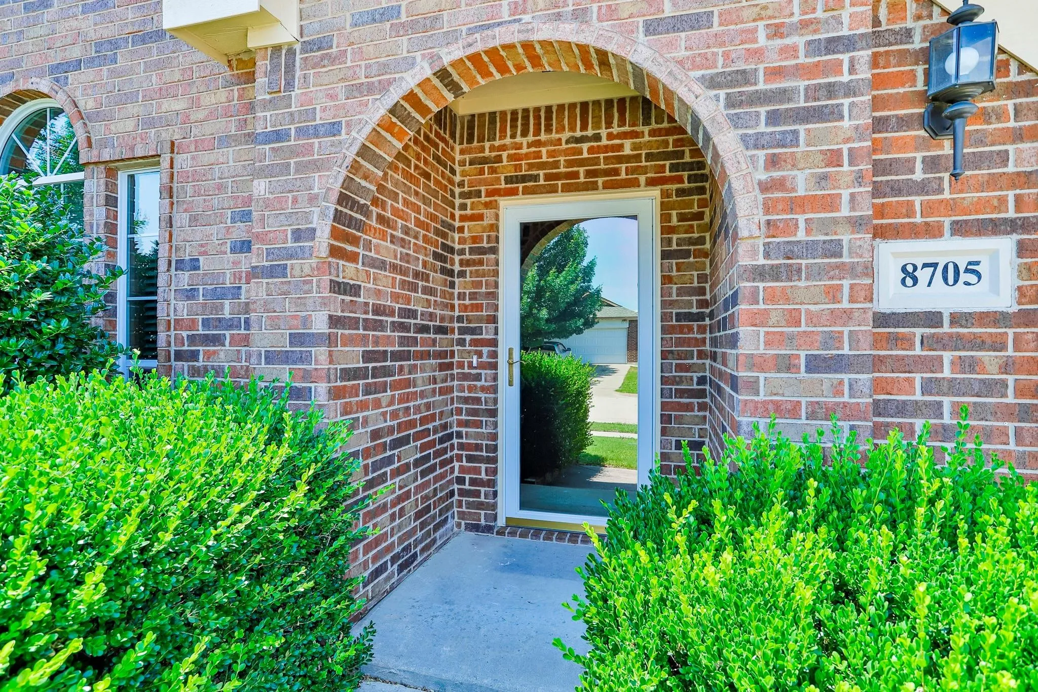 Single Family Residence For Rent in Tarrant County , 8705 Sumter Way, Fort Worth, Texas 76244, 4 Bedroom, 2 Bathroom, 2 Garage spaces, 1,864 Sqft, built in 2004, mls#21404805, Real Estate Agent in Fort Worth, Homes For Rent in Tarrant county, Homes For Rent in Fort Worth, Realtor in Fort Worth Texas, Real Estate Brokerage Independent Realty Texas, Luminita Cordes Realtor