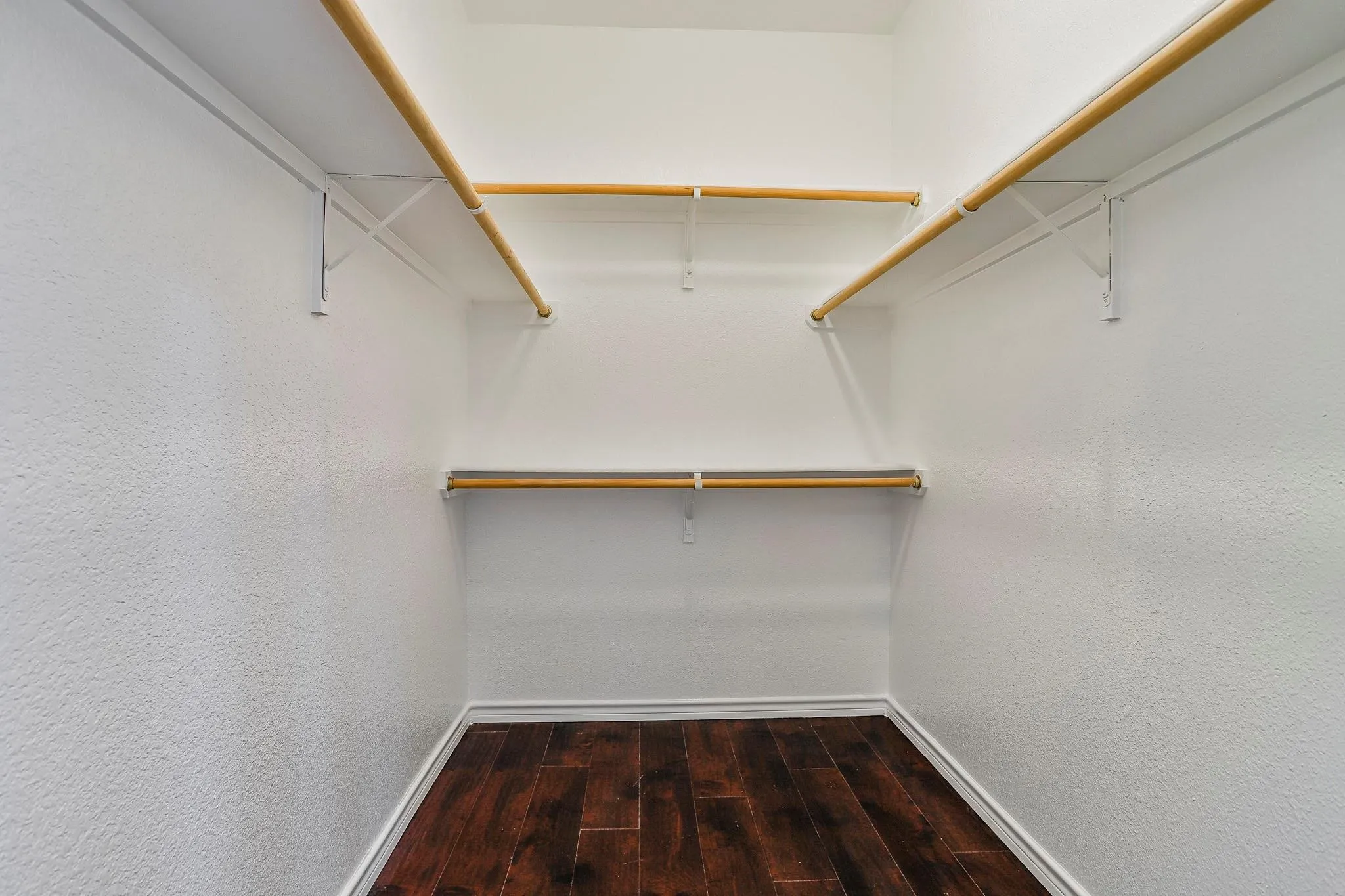 Single Family Residence For Rent in Tarrant County , 8705 Sumter Way, Fort Worth, Texas 76244, 4 Bedroom, 2 Bathroom, 2 Garage spaces, 1,864 Sqft, built in 2004, mls#21404805, Real Estate Agent in Fort Worth, Homes For Rent in Tarrant county, Homes For Rent in Fort Worth, Realtor in Fort Worth Texas, Real Estate Brokerage Independent Realty Texas, Luminita Cordes Realtor