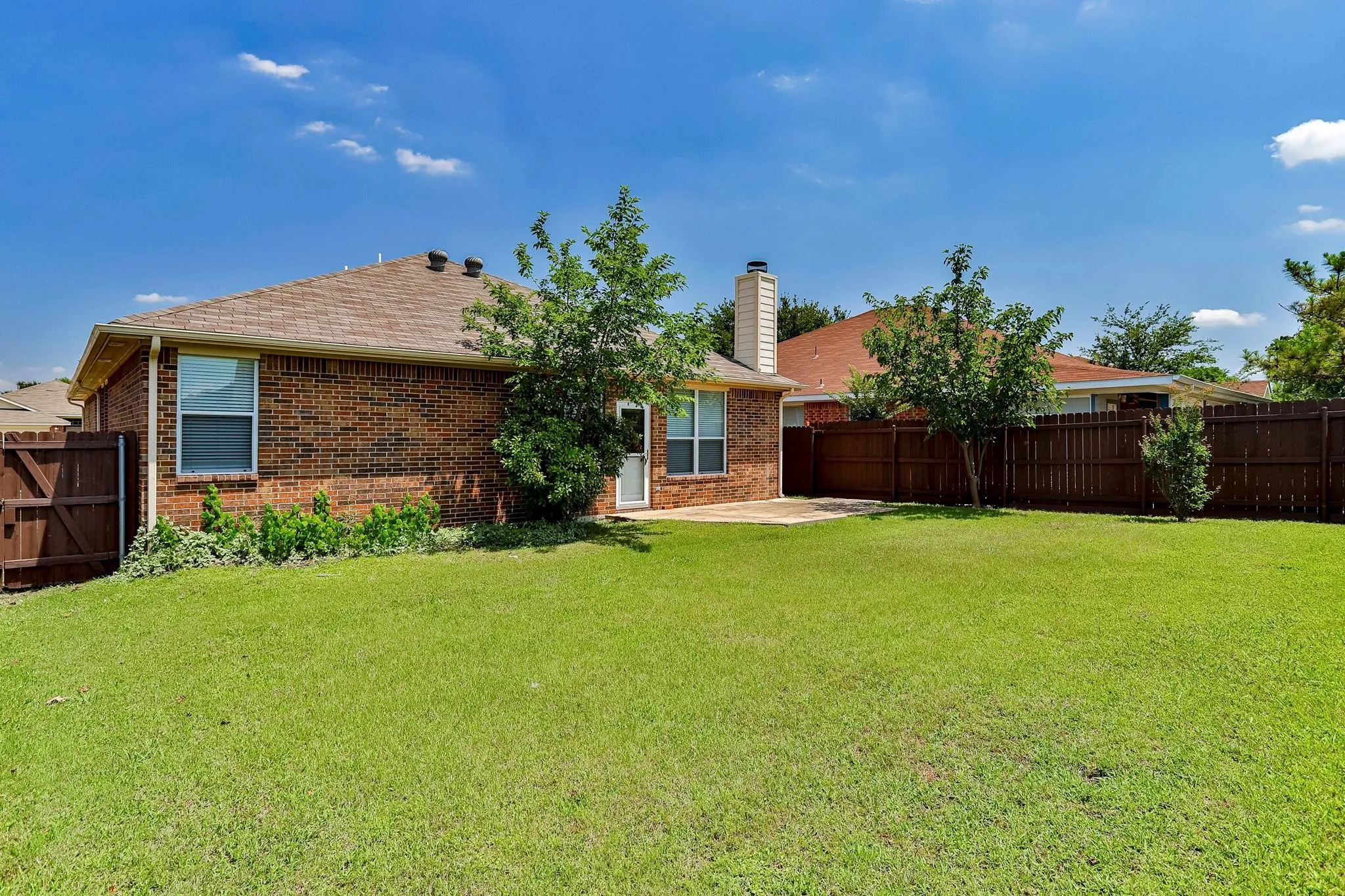 Single Family Residence For Rent in Tarrant County , 8705 Sumter Way, Fort Worth, Texas 76244, 4 Bedroom, 2 Bathroom, 2 Garage spaces, 1,864 Sqft, built in 2004, mls#21404805, Real Estate Agent in Fort Worth, Homes For Rent in Tarrant county, Homes For Rent in Fort Worth, Realtor in Fort Worth Texas, Real Estate Brokerage Independent Realty Texas, Luminita Cordes Realtor