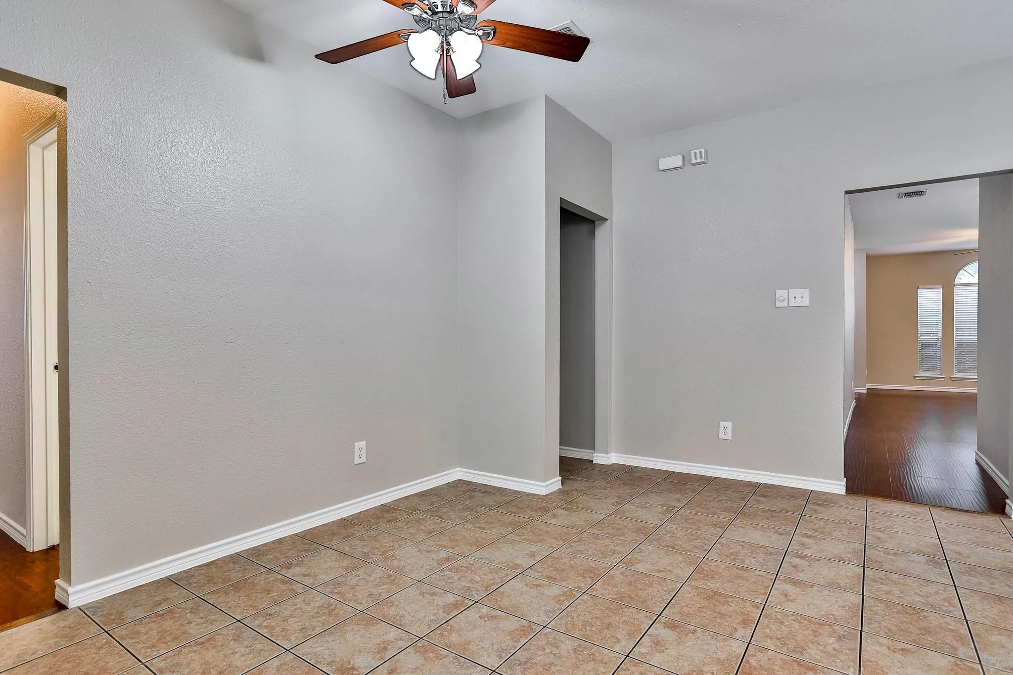 Single Family Residence For Rent in Tarrant County , 8705 Sumter Way, Fort Worth, Texas 76244, 4 Bedroom, 2 Bathroom, 2 Garage spaces, 1,864 Sqft, built in 2004, mls#21404805, Real Estate Agent in Fort Worth, Homes For Rent in Tarrant county, Homes For Rent in Fort Worth, Realtor in Fort Worth Texas, Real Estate Brokerage Independent Realty Texas, Luminita Cordes Realtor