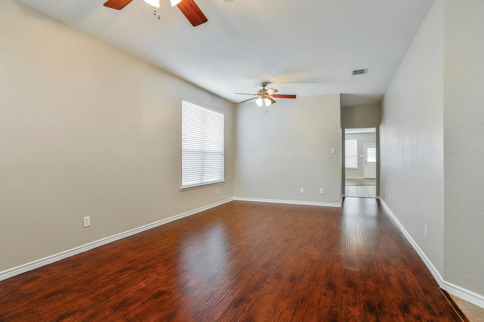 Single Family Residence For Rent in Tarrant County , 8705 Sumter Way, Fort Worth, Texas 76244, 4 Bedroom, 2 Bathroom, 2 Garage spaces, 1,864 Sqft, built in 2004, mls#21404805, Real Estate Agent in Fort Worth, Homes For Rent in Tarrant county, Homes For Rent in Fort Worth, Realtor in Fort Worth Texas, Real Estate Brokerage Independent Realty Texas, Luminita Cordes Realtor