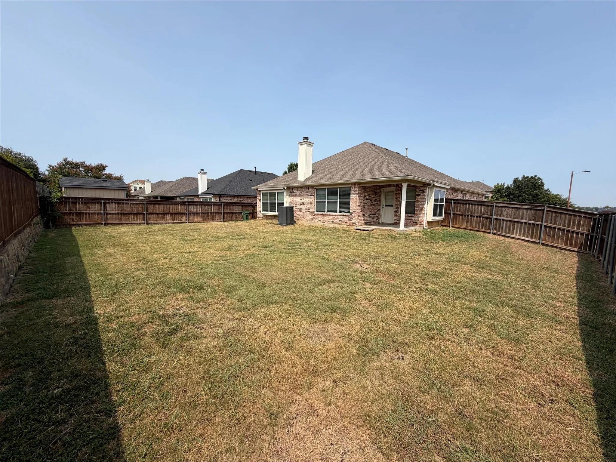 Single Family Residence For Rent in Tarrant County , 912 Tabasco Trail, Arlington, Texas 76002, 3 Bedroom, 2 Bathroom, 2 Garage spaces, 1,751 Sqft, built in 2006, mls#21404859, Real Estate Agent in Arlington, Homes For Rent in Tarrant county, Homes For Rent in Arlington, Realtor in Arlington Texas, Real Estate Brokerage Independent Realty Texas, Luminita Cordes Realtor