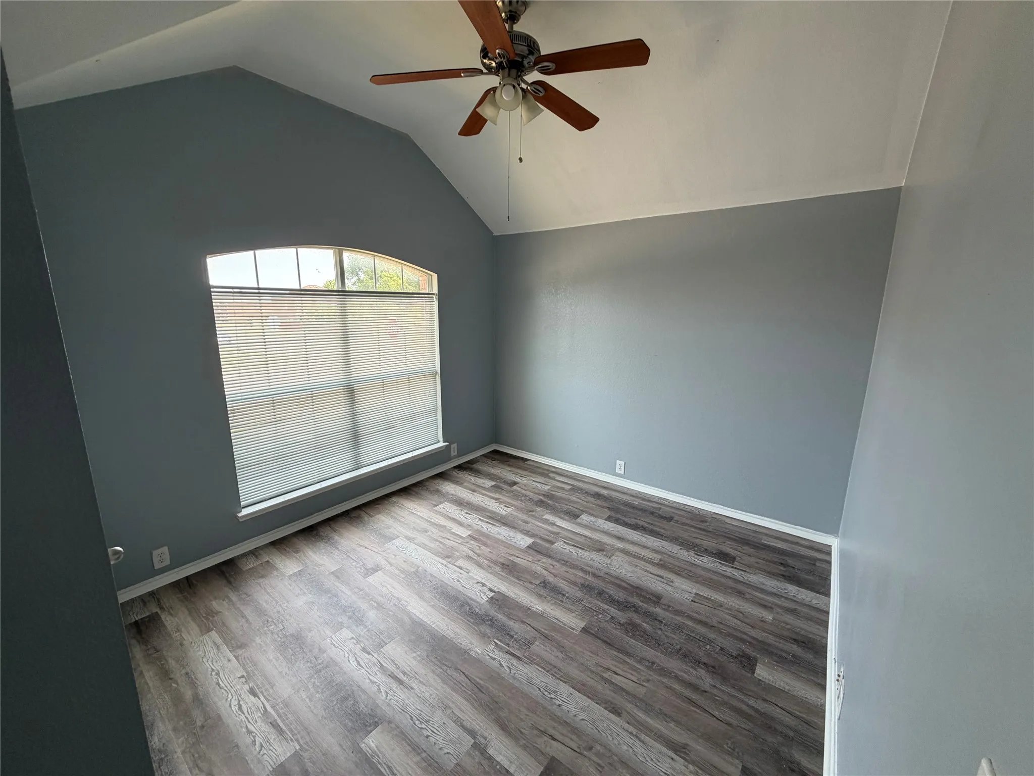 Single Family Residence For Rent in Tarrant County , 912 Tabasco Trail, Arlington, Texas 76002, 3 Bedroom, 2 Bathroom, 2 Garage spaces, 1,751 Sqft, built in 2006, mls#21404859, Real Estate Agent in Arlington, Homes For Rent in Tarrant county, Homes For Rent in Arlington, Realtor in Arlington Texas, Real Estate Brokerage Independent Realty Texas, Luminita Cordes Realtor