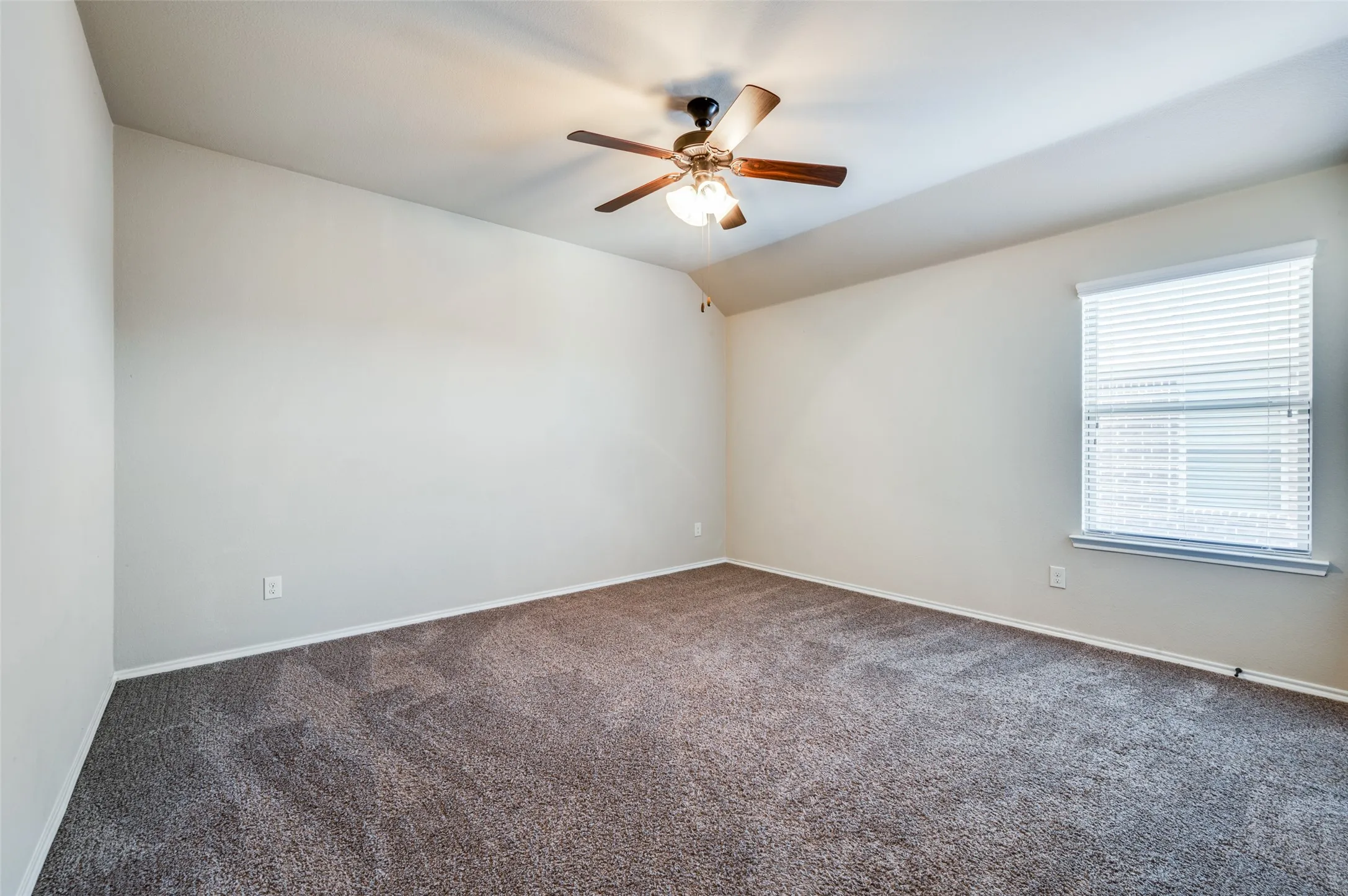 Single Family Residence For Sale in Collin County , 200 Mount Olive Avenue, Mc Kinney, Texas 75072, 4 Bedroom, 4 Bathroom, 2 Garage spaces, 3,066 Sqft, built in 2016, mls#21404841, Real Estate Agent in Mc Kinney, Homes For Sale in Collin county, Homes For Sale in Mc Kinney, Realtor in Mc Kinney Texas, Real Estate Brokerage Independent Realty Texas, Luminita Cordes Realtor