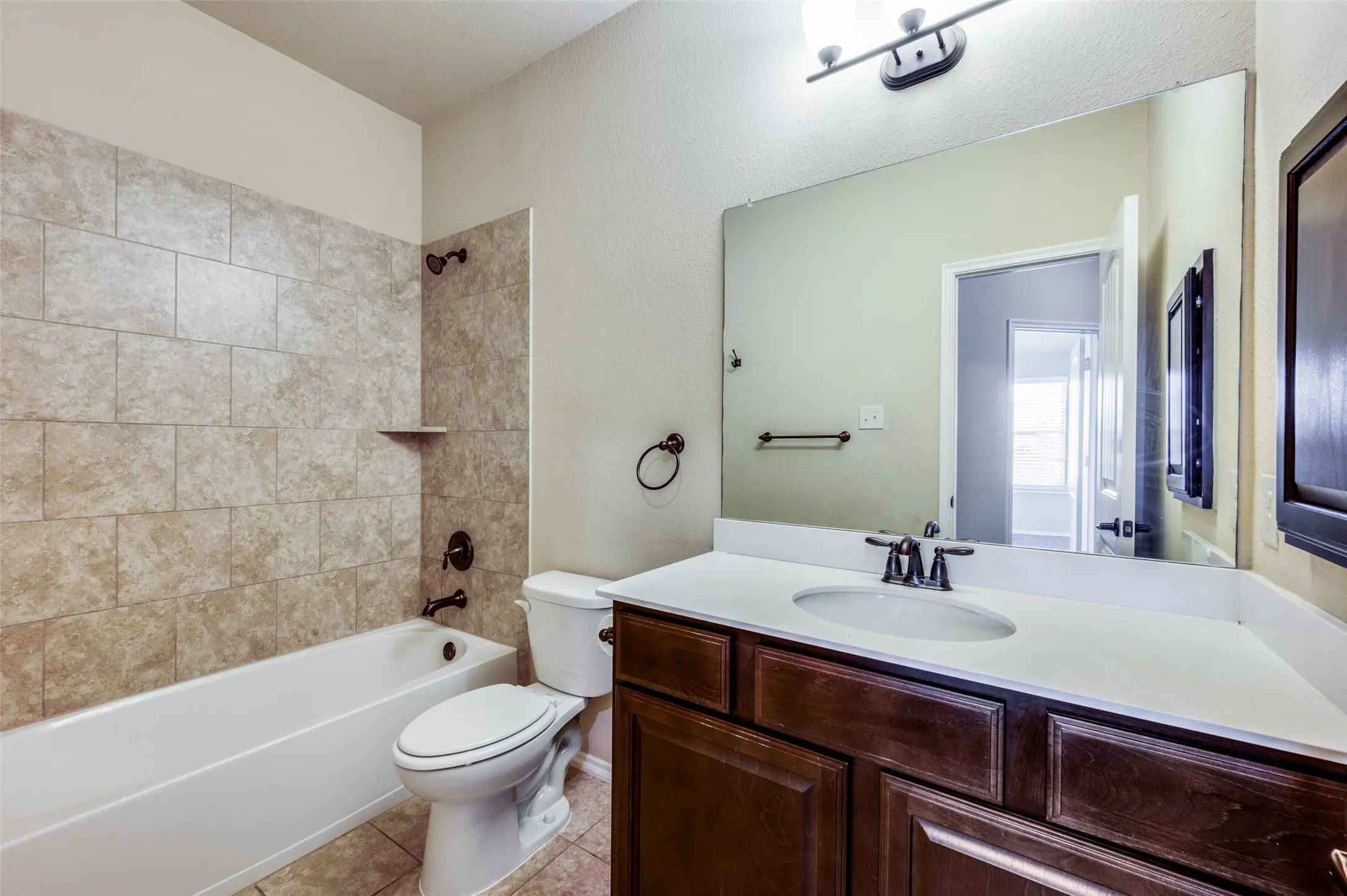 Single Family Residence For Sale in Collin County , 200 Mount Olive Avenue, Mc Kinney, Texas 75072, 4 Bedroom, 4 Bathroom, 2 Garage spaces, 3,066 Sqft, built in 2016, mls#21404841, Real Estate Agent in Mc Kinney, Homes For Sale in Collin county, Homes For Sale in Mc Kinney, Realtor in Mc Kinney Texas, Real Estate Brokerage Independent Realty Texas, Luminita Cordes Realtor