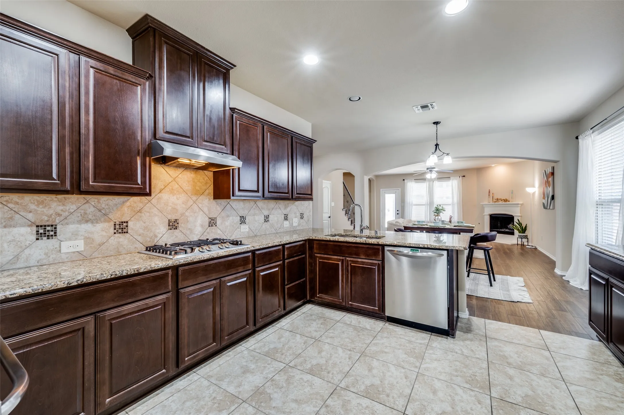 Single Family Residence For Sale in Collin County , 200 Mount Olive Avenue, Mc Kinney, Texas 75072, 4 Bedroom, 4 Bathroom, 2 Garage spaces, 3,066 Sqft, built in 2016, mls#21404841, Real Estate Agent in Mc Kinney, Homes For Sale in Collin county, Homes For Sale in Mc Kinney, Realtor in Mc Kinney Texas, Real Estate Brokerage Independent Realty Texas, Luminita Cordes Realtor