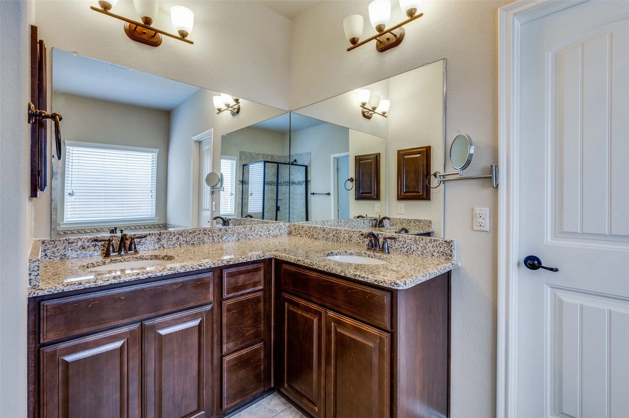 Single Family Residence For Sale in Collin County , 200 Mount Olive Avenue, Mc Kinney, Texas 75072, 4 Bedroom, 4 Bathroom, 2 Garage spaces, 3,066 Sqft, built in 2016, mls#21404841, Real Estate Agent in Mc Kinney, Homes For Sale in Collin county, Homes For Sale in Mc Kinney, Realtor in Mc Kinney Texas, Real Estate Brokerage Independent Realty Texas, Luminita Cordes Realtor