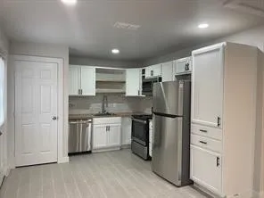 Single Family Residence For Rent in Denton County , 1903 Shawnee Street B, Denton, Texas 76209, 2 Bedroom, 1 Bathroom, Garage spaces, 720 Sqft, built in 1963, mls#21404833, Real Estate Agent in Denton, Homes For Rent in Denton county, Homes For Rent in Denton, Realtor in Denton Texas, Real Estate Brokerage Independent Realty Texas, Luminita Cordes Realtor