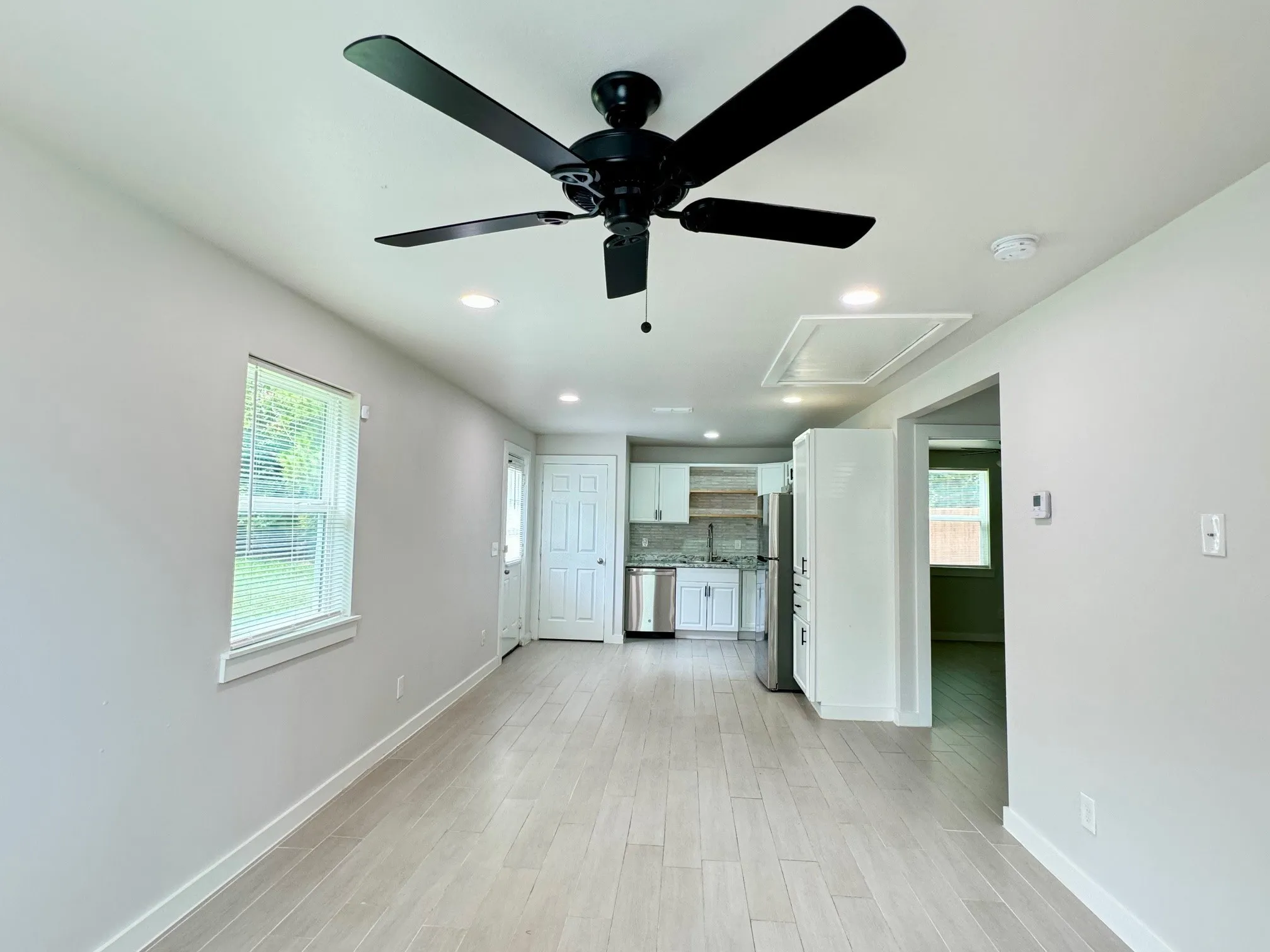 Single Family Residence For Rent in Denton County , 1903 Shawnee Street B, Denton, Texas 76209, 2 Bedroom, 1 Bathroom, Garage spaces, 720 Sqft, built in 1963, mls#21404833, Real Estate Agent in Denton, Homes For Rent in Denton county, Homes For Rent in Denton, Realtor in Denton Texas, Real Estate Brokerage Independent Realty Texas, Luminita Cordes Realtor