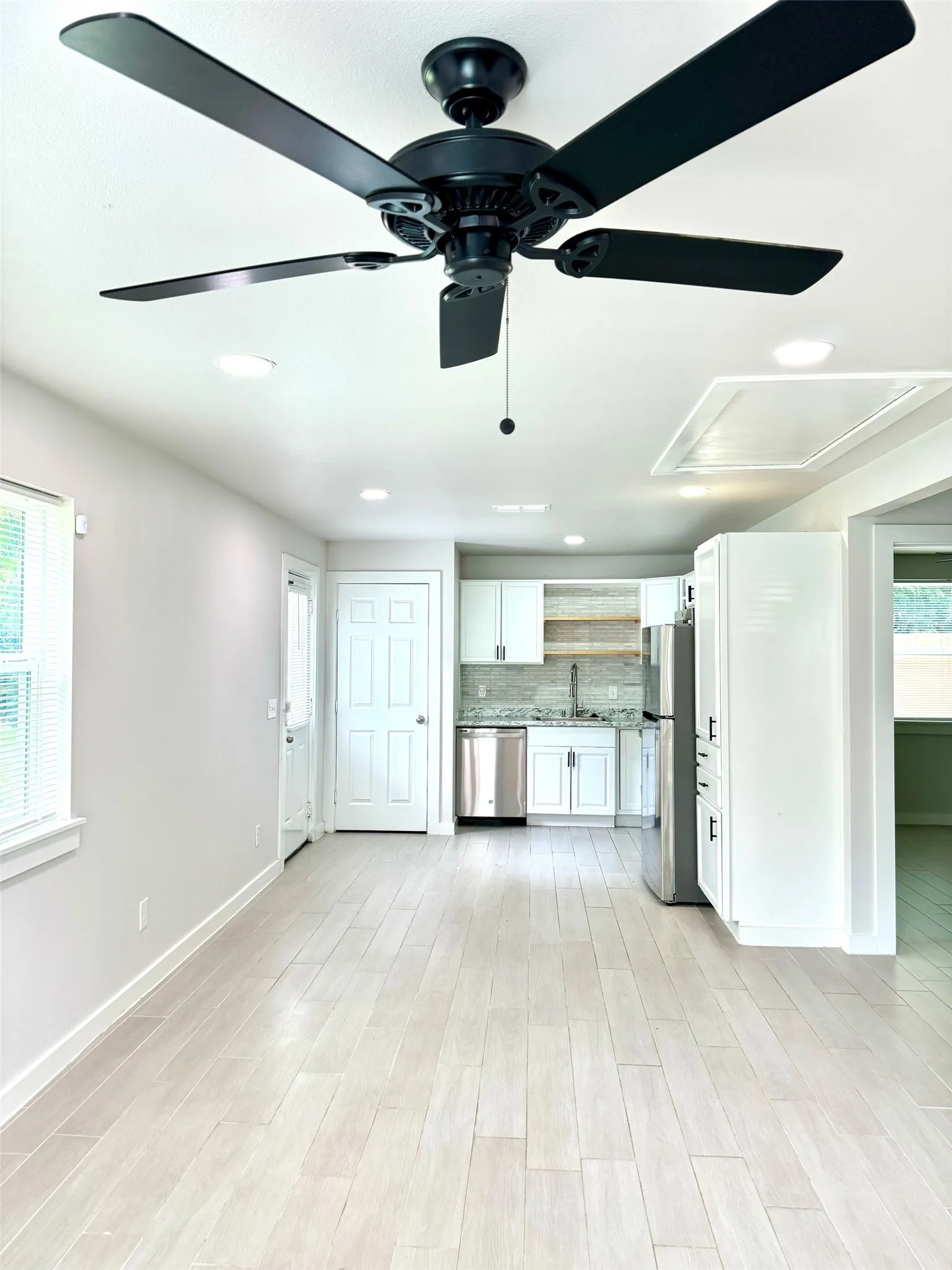 Single Family Residence For Rent in Denton County , 1903 Shawnee Street B, Denton, Texas 76209, 2 Bedroom, 1 Bathroom, Garage spaces, 720 Sqft, built in 1963, mls#21404833, Real Estate Agent in Denton, Homes For Rent in Denton county, Homes For Rent in Denton, Realtor in Denton Texas, Real Estate Brokerage Independent Realty Texas, Luminita Cordes Realtor
