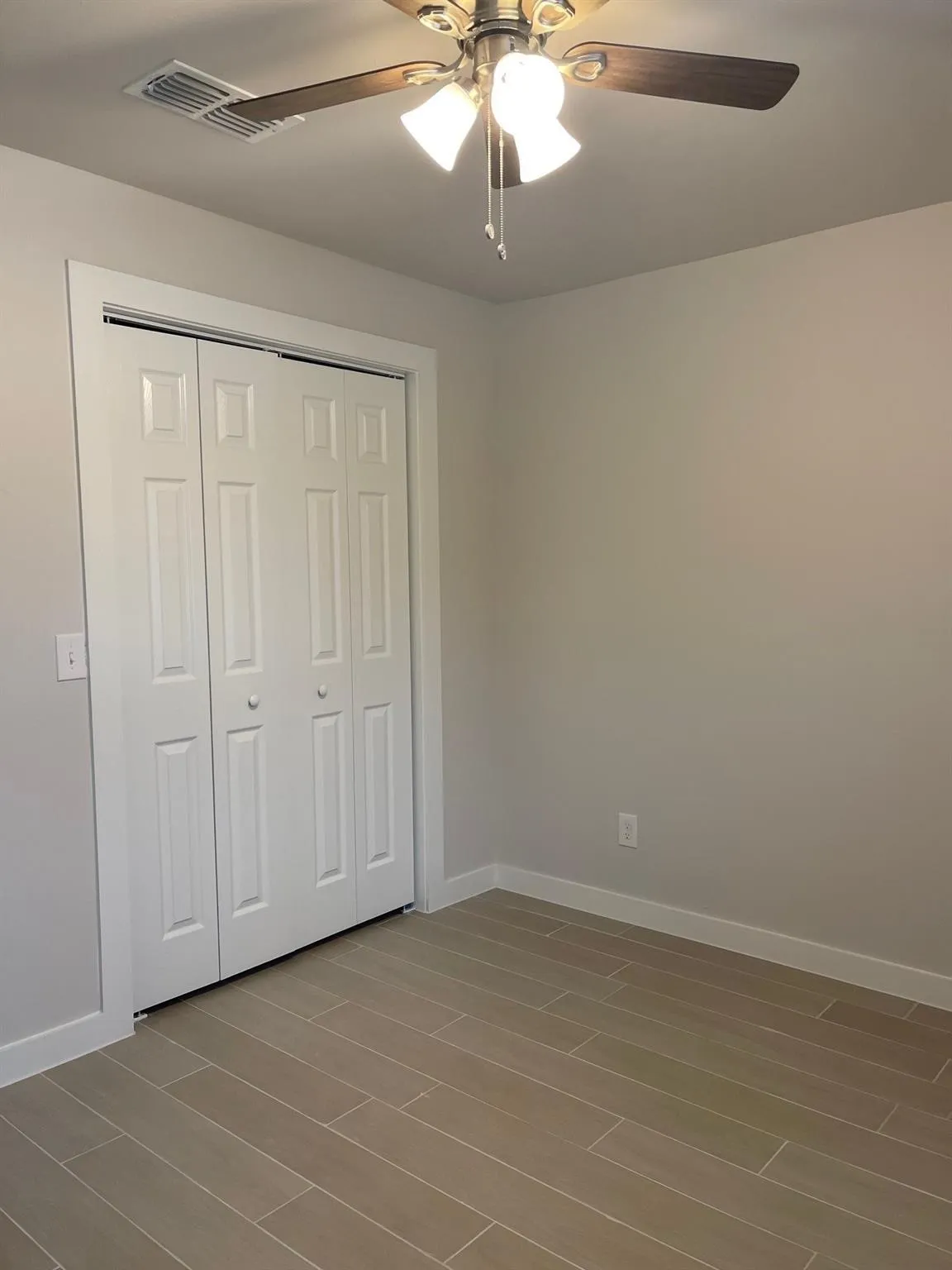 Single Family Residence For Rent in Denton County , 1903 Shawnee Street B, Denton, Texas 76209, 2 Bedroom, 1 Bathroom, Garage spaces, 720 Sqft, built in 1963, mls#21404833, Real Estate Agent in Denton, Homes For Rent in Denton county, Homes For Rent in Denton, Realtor in Denton Texas, Real Estate Brokerage Independent Realty Texas, Luminita Cordes Realtor
