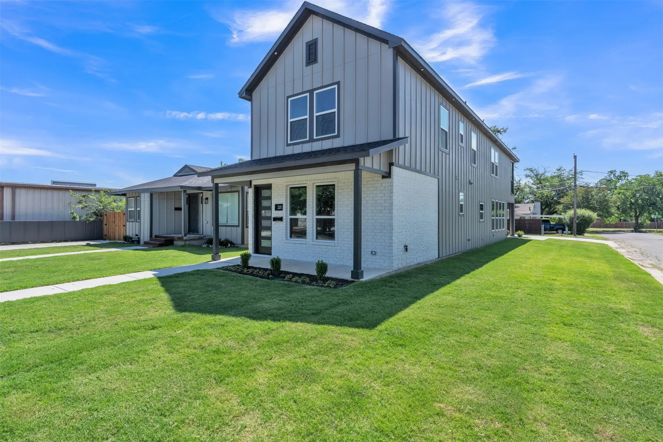 Single Family Residence For Sale in Dallas County , 225 Nw 16th Street, Grand Prairie, Texas 75050, 4 Bedroom, 3 Bathroom, 1 Garage spaces, 2,342 Sqft, built in 2026, mls#21401005, Real Estate Agent in Grand Prairie, Homes For Sale in Dallas county, Homes For Sale in Grand Prairie, Realtor in Grand Prairie Texas, Real Estate Brokerage Independent Realty Texas, Luminita Cordes Realtor