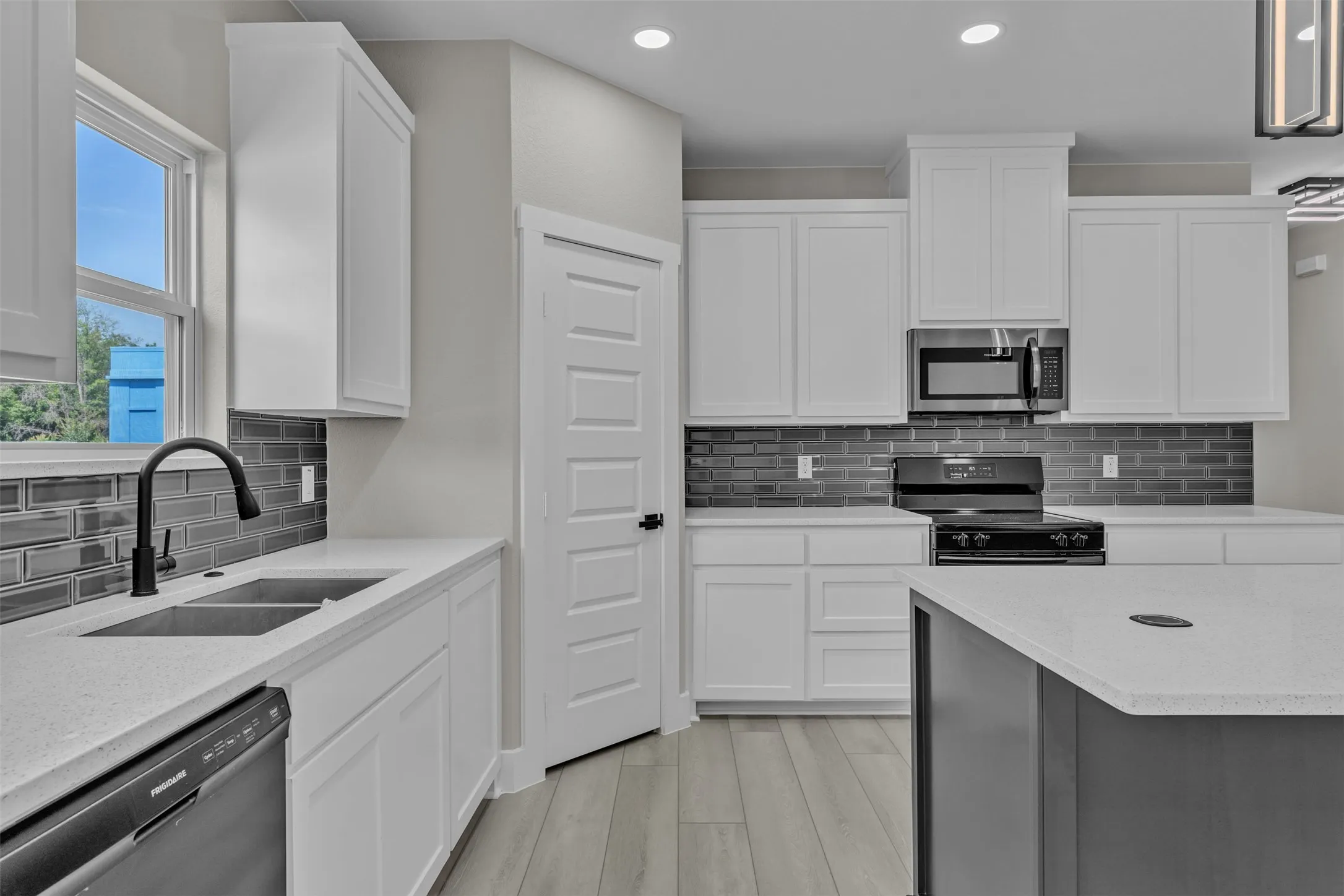 Single Family Residence For Sale in Dallas County , 225 Nw 16th Street, Grand Prairie, Texas 75050, 4 Bedroom, 3 Bathroom, 1 Garage spaces, 2,342 Sqft, built in 2026, mls#21401005, Real Estate Agent in Grand Prairie, Homes For Sale in Dallas county, Homes For Sale in Grand Prairie, Realtor in Grand Prairie Texas, Real Estate Brokerage Independent Realty Texas, Luminita Cordes Realtor