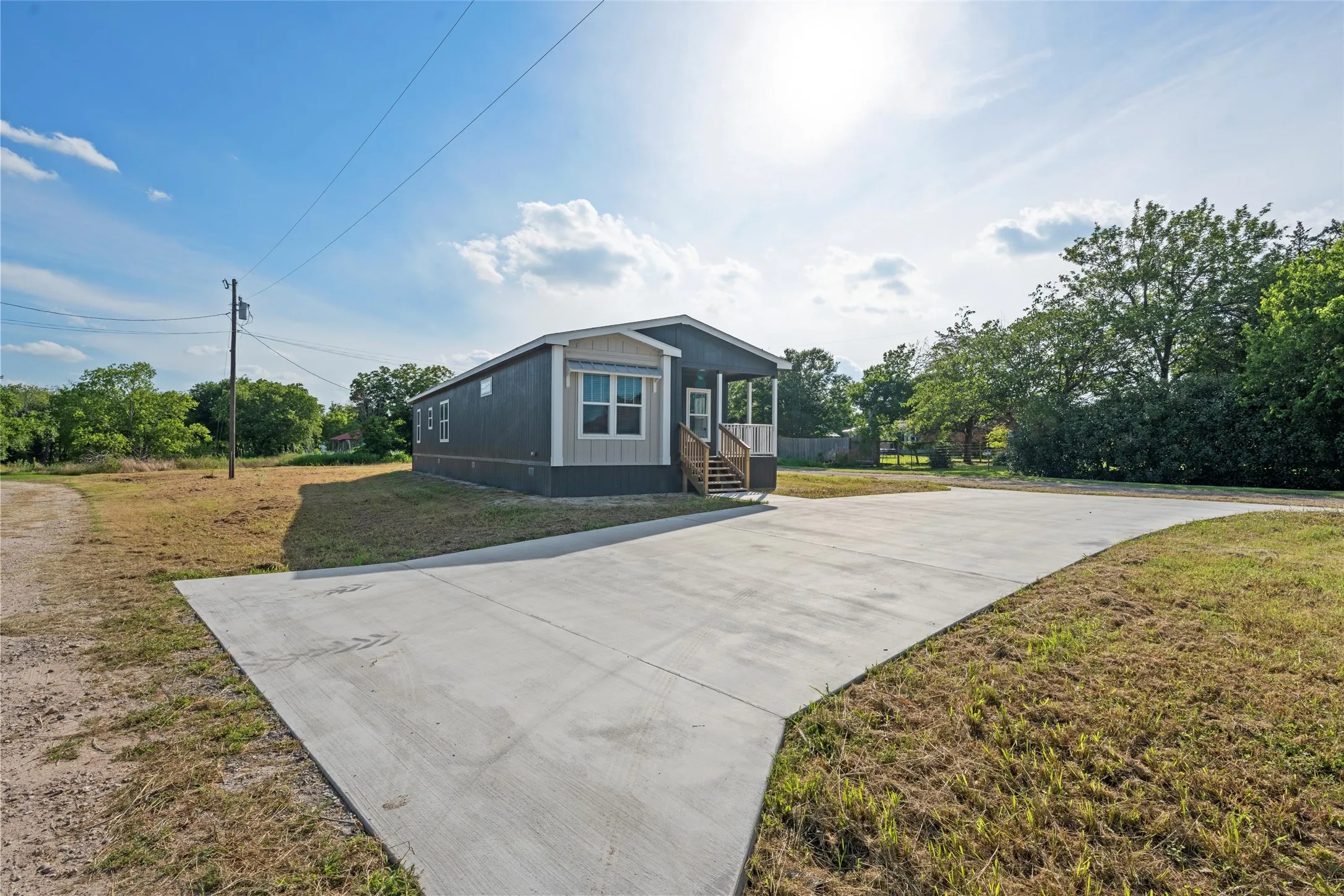 Manufactured Home For Sale in Hill County , 202 N 6th Street, Mount Calm, Texas 76673, 3 Bedroom, 2 Bathroom, Garage spaces, 1,453 Sqft, built in 2023, mls#21404865, Real Estate Agent in Mount Calm, Homes For Sale in Hill county, Homes For Sale in Mount Calm, Realtor in Mount Calm Texas, Real Estate Brokerage Independent Realty Texas, Luminita Cordes Realtor