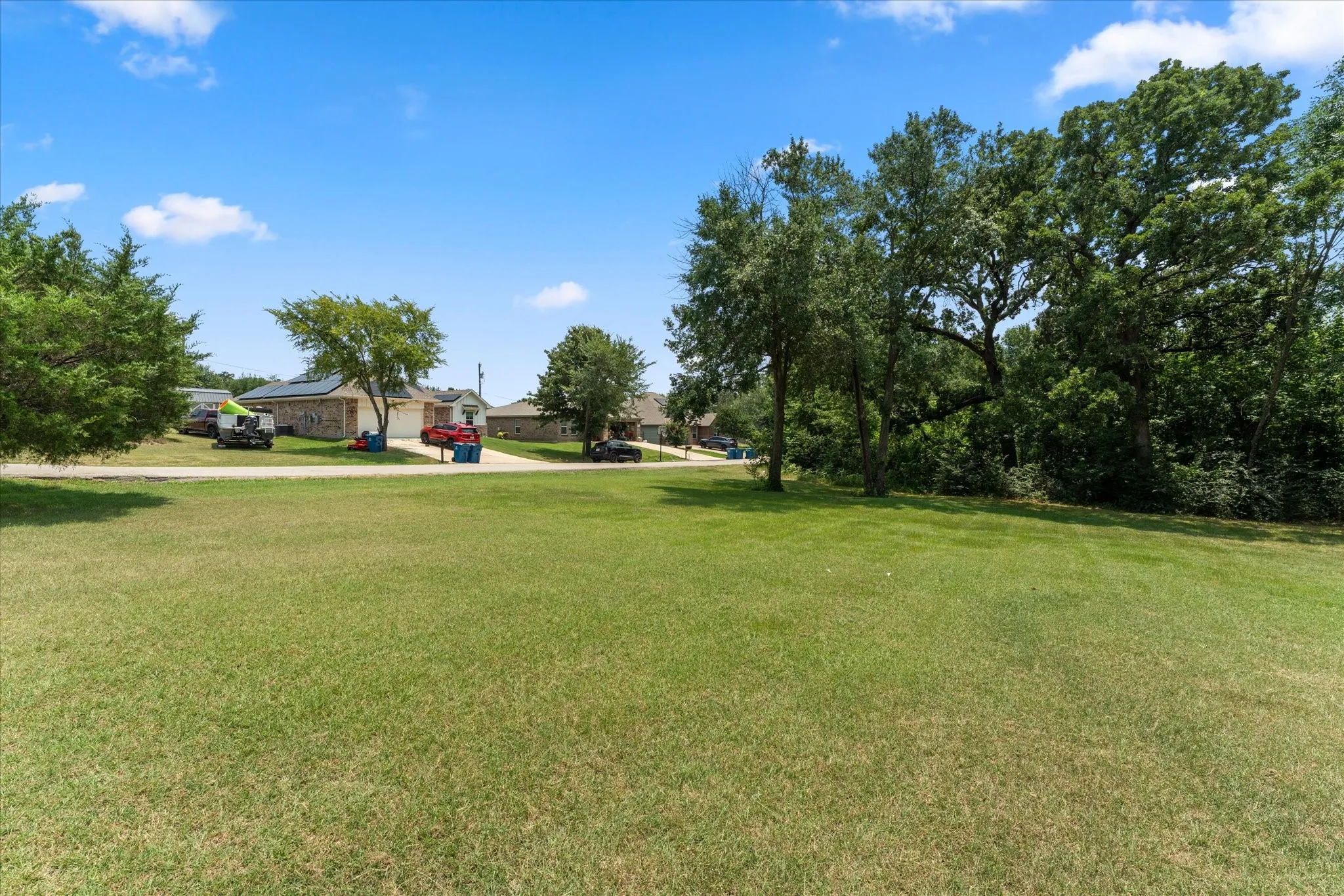 Single Family Residence For Sale in Henderson County , 424 Lagoon Drive, Gun Barrel City, Texas 75156, 3 Bedroom, 2 Bathroom, 2 Garage spaces, 1,549 Sqft, built in 1999, mls#21404878, Real Estate Agent in Gun Barrel City, Homes For Sale in Henderson county, Homes For Sale in Gun Barrel City, Realtor in Gun Barrel City Texas, Real Estate Brokerage Independent Realty Texas, Luminita Cordes Realtor