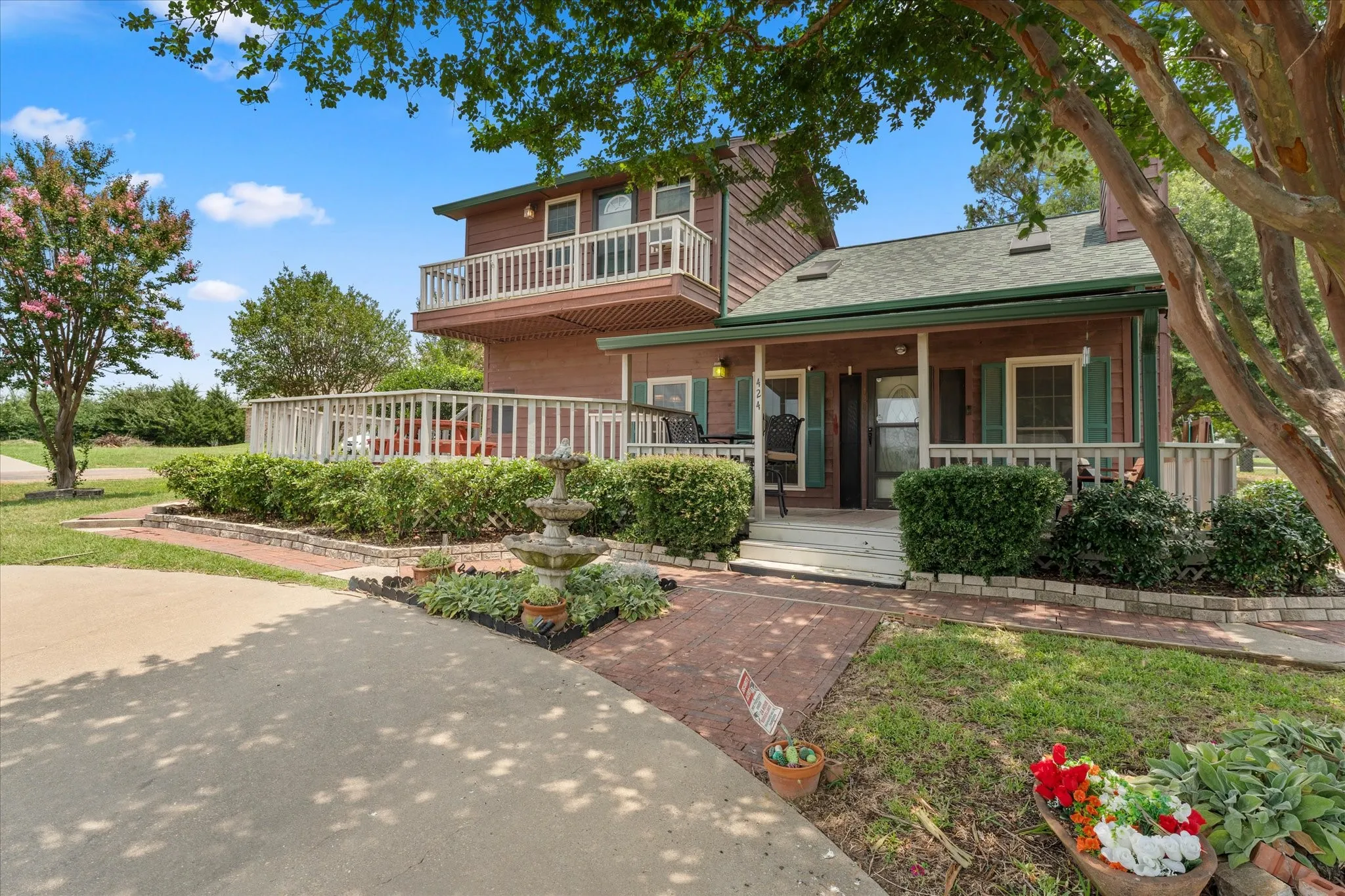 Single Family Residence For Sale in Henderson County , 424 Lagoon Drive, Gun Barrel City, Texas 75156, 3 Bedroom, 2 Bathroom, 2 Garage spaces, 1,549 Sqft, built in 1999, mls#21404878, Real Estate Agent in Gun Barrel City, Homes For Sale in Henderson county, Homes For Sale in Gun Barrel City, Realtor in Gun Barrel City Texas, Real Estate Brokerage Independent Realty Texas, Luminita Cordes Realtor