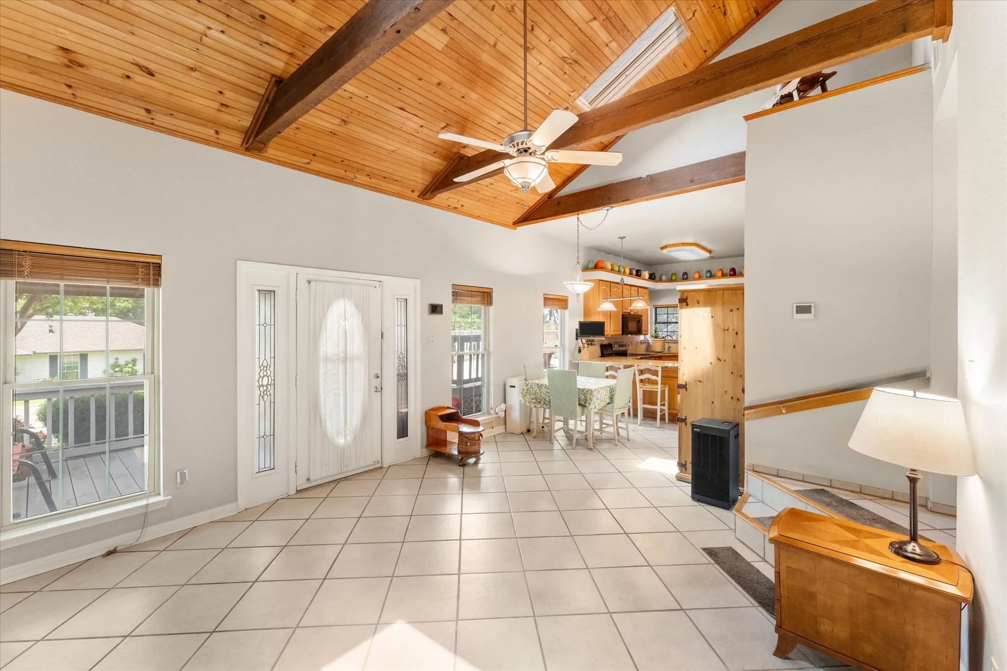 Single Family Residence For Sale in Henderson County , 424 Lagoon Drive, Gun Barrel City, Texas 75156, 3 Bedroom, 2 Bathroom, 2 Garage spaces, 1,549 Sqft, built in 1999, mls#21404878, Real Estate Agent in Gun Barrel City, Homes For Sale in Henderson county, Homes For Sale in Gun Barrel City, Realtor in Gun Barrel City Texas, Real Estate Brokerage Independent Realty Texas, Luminita Cordes Realtor