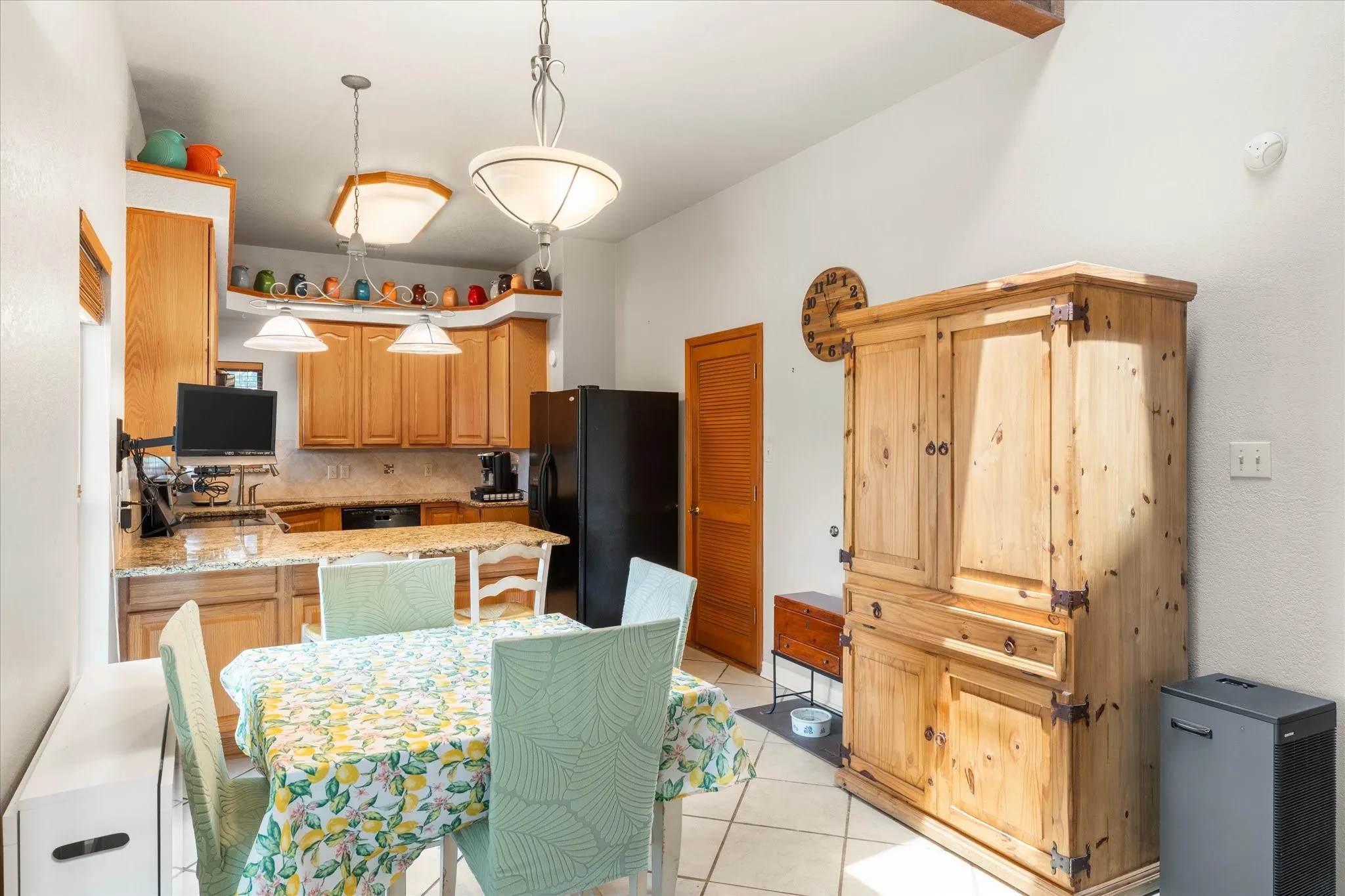 Single Family Residence For Sale in Henderson County , 424 Lagoon Drive, Gun Barrel City, Texas 75156, 3 Bedroom, 2 Bathroom, 2 Garage spaces, 1,549 Sqft, built in 1999, mls#21404878, Real Estate Agent in Gun Barrel City, Homes For Sale in Henderson county, Homes For Sale in Gun Barrel City, Realtor in Gun Barrel City Texas, Real Estate Brokerage Independent Realty Texas, Luminita Cordes Realtor