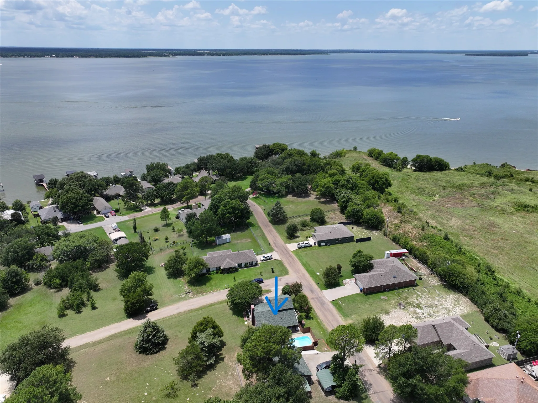 Single Family Residence For Sale in Henderson County , 424 Lagoon Drive, Gun Barrel City, Texas 75156, 3 Bedroom, 2 Bathroom, 2 Garage spaces, 1,549 Sqft, built in 1999, mls#21404878, Real Estate Agent in Gun Barrel City, Homes For Sale in Henderson county, Homes For Sale in Gun Barrel City, Realtor in Gun Barrel City Texas, Real Estate Brokerage Independent Realty Texas, Luminita Cordes Realtor