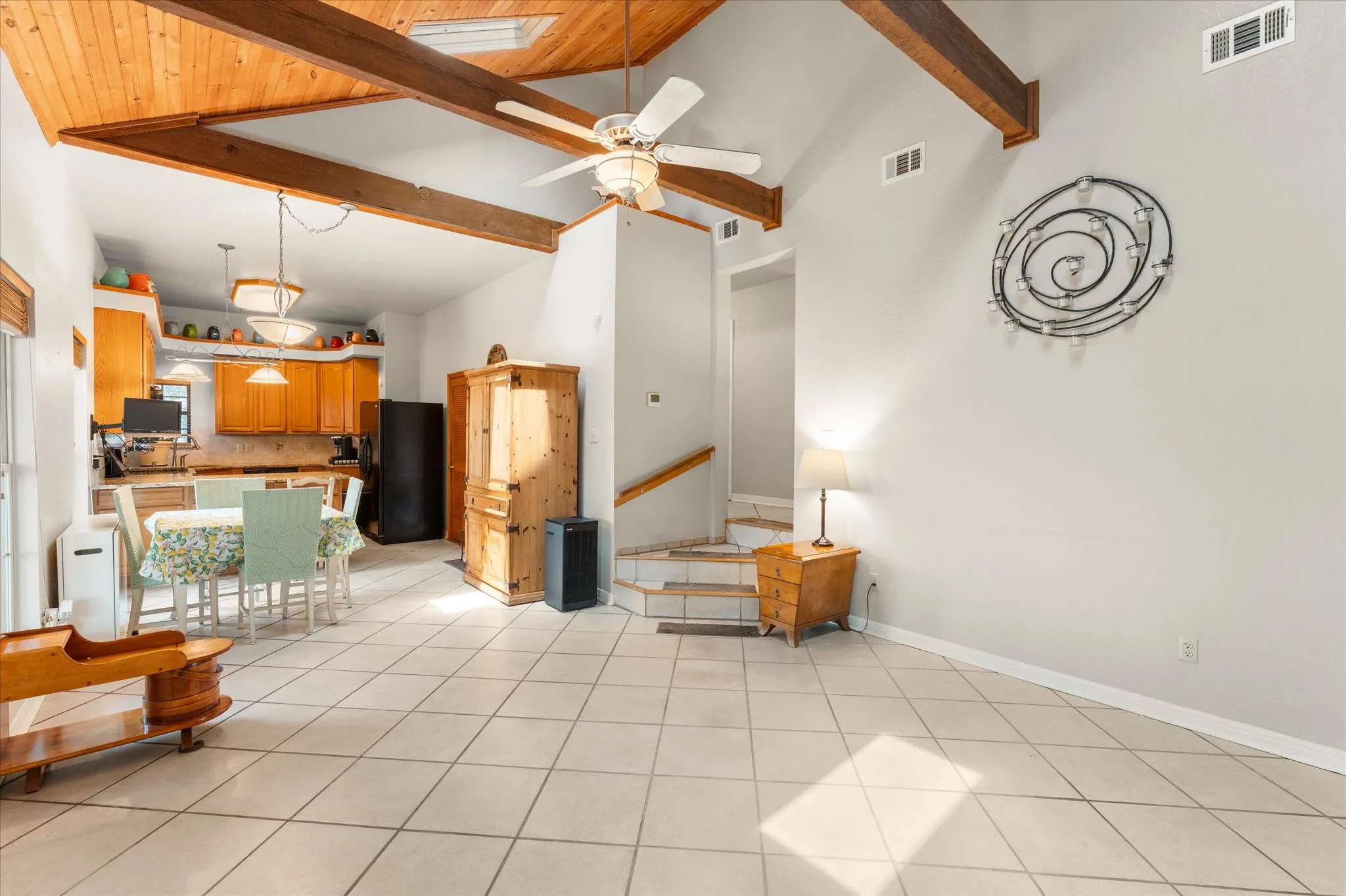 Single Family Residence For Sale in Henderson County , 424 Lagoon Drive, Gun Barrel City, Texas 75156, 3 Bedroom, 2 Bathroom, 2 Garage spaces, 1,549 Sqft, built in 1999, mls#21404878, Real Estate Agent in Gun Barrel City, Homes For Sale in Henderson county, Homes For Sale in Gun Barrel City, Realtor in Gun Barrel City Texas, Real Estate Brokerage Independent Realty Texas, Luminita Cordes Realtor
