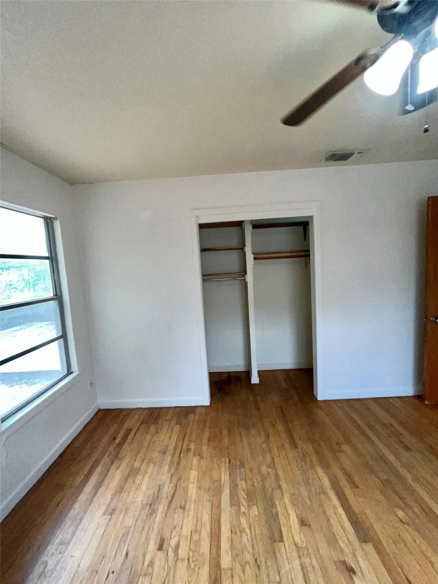 Single Family Residence For Sale in Taylor County , 2517 S 25th Street, Abilene, Texas 79605, 3 Bedroom, 2 Bathroom, Garage spaces, 1,328 Sqft, built in 1956, mls#21403726, Real Estate Agent in Abilene, Homes For Sale in Taylor county, Homes For Sale in Abilene, Realtor in Abilene Texas, Real Estate Brokerage Independent Realty Texas, Luminita Cordes Realtor