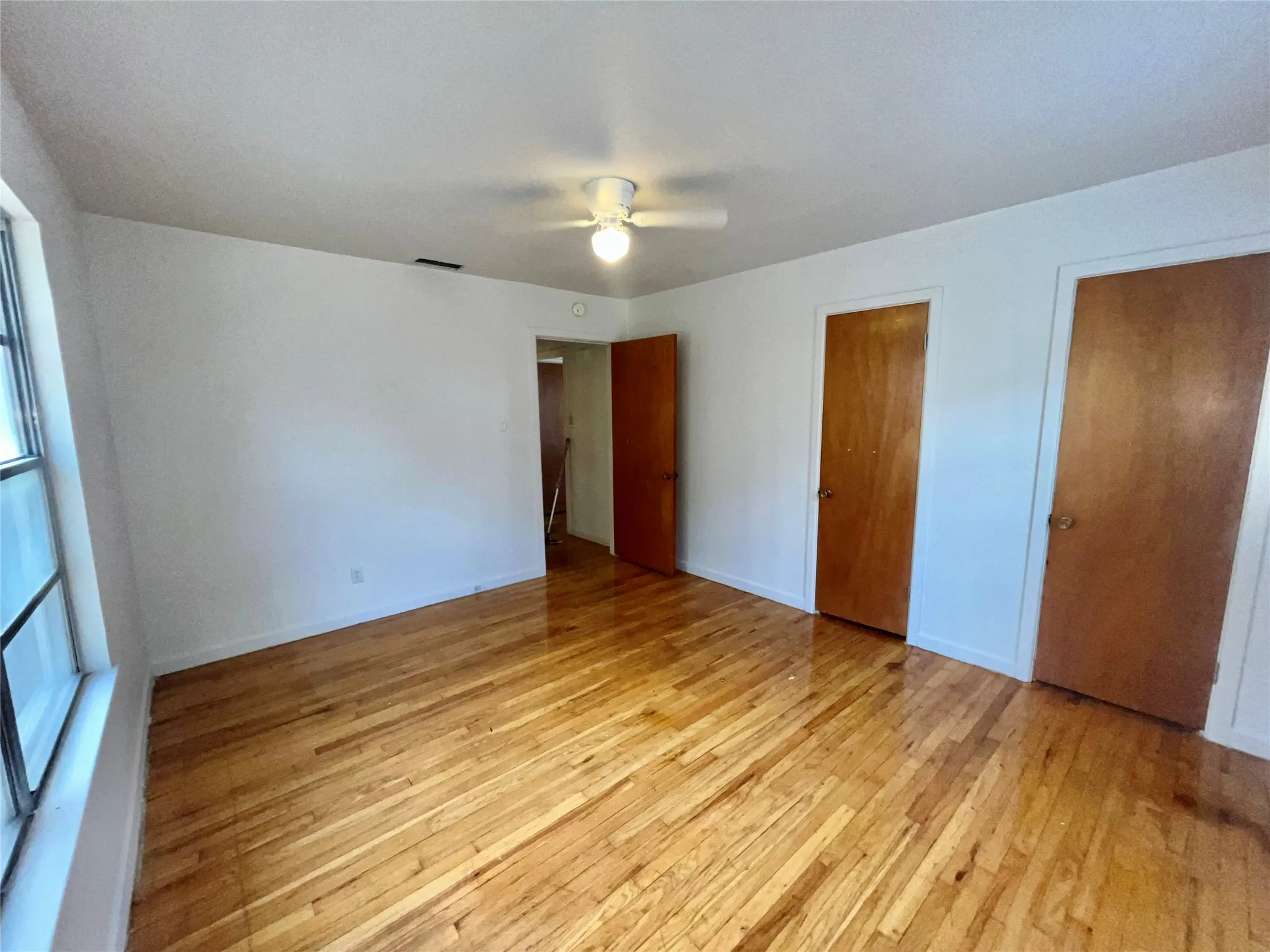 Single Family Residence For Sale in Taylor County , 2517 S 25th Street, Abilene, Texas 79605, 3 Bedroom, 2 Bathroom, Garage spaces, 1,328 Sqft, built in 1956, mls#21403726, Real Estate Agent in Abilene, Homes For Sale in Taylor county, Homes For Sale in Abilene, Realtor in Abilene Texas, Real Estate Brokerage Independent Realty Texas, Luminita Cordes Realtor